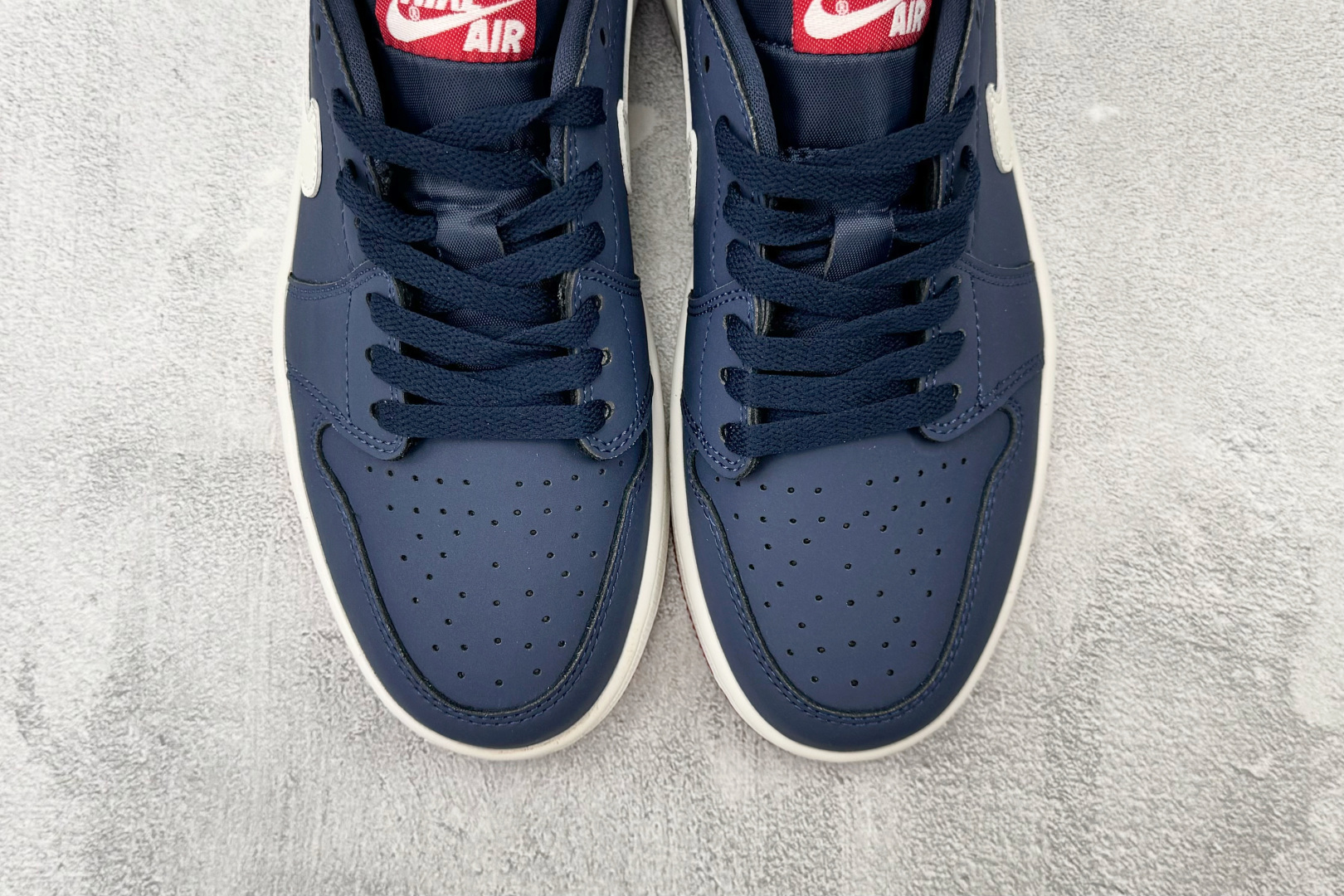 XC Jordan Air Jordan 1 RETRO LOW OG 蓝红 货号：IX8478-410 尺码：36 3