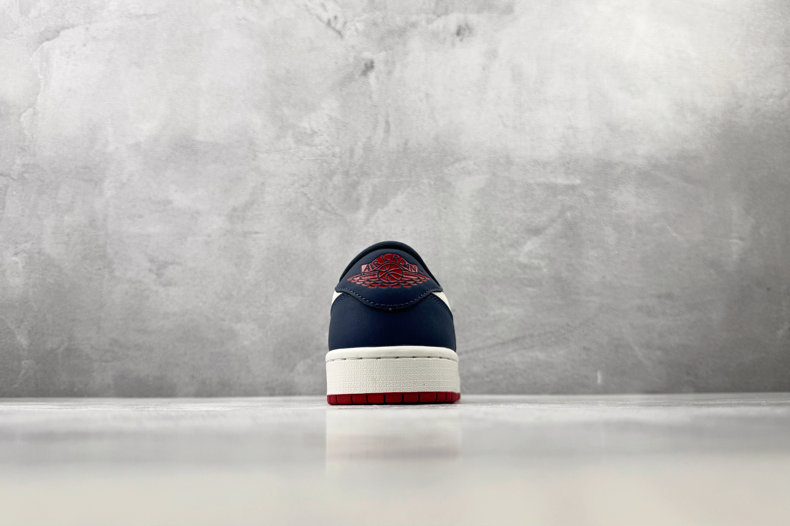 XC Jordan Air Jordan 1 RETRO LOW OG 蓝红 货号：IX8478-410 尺码：36 3