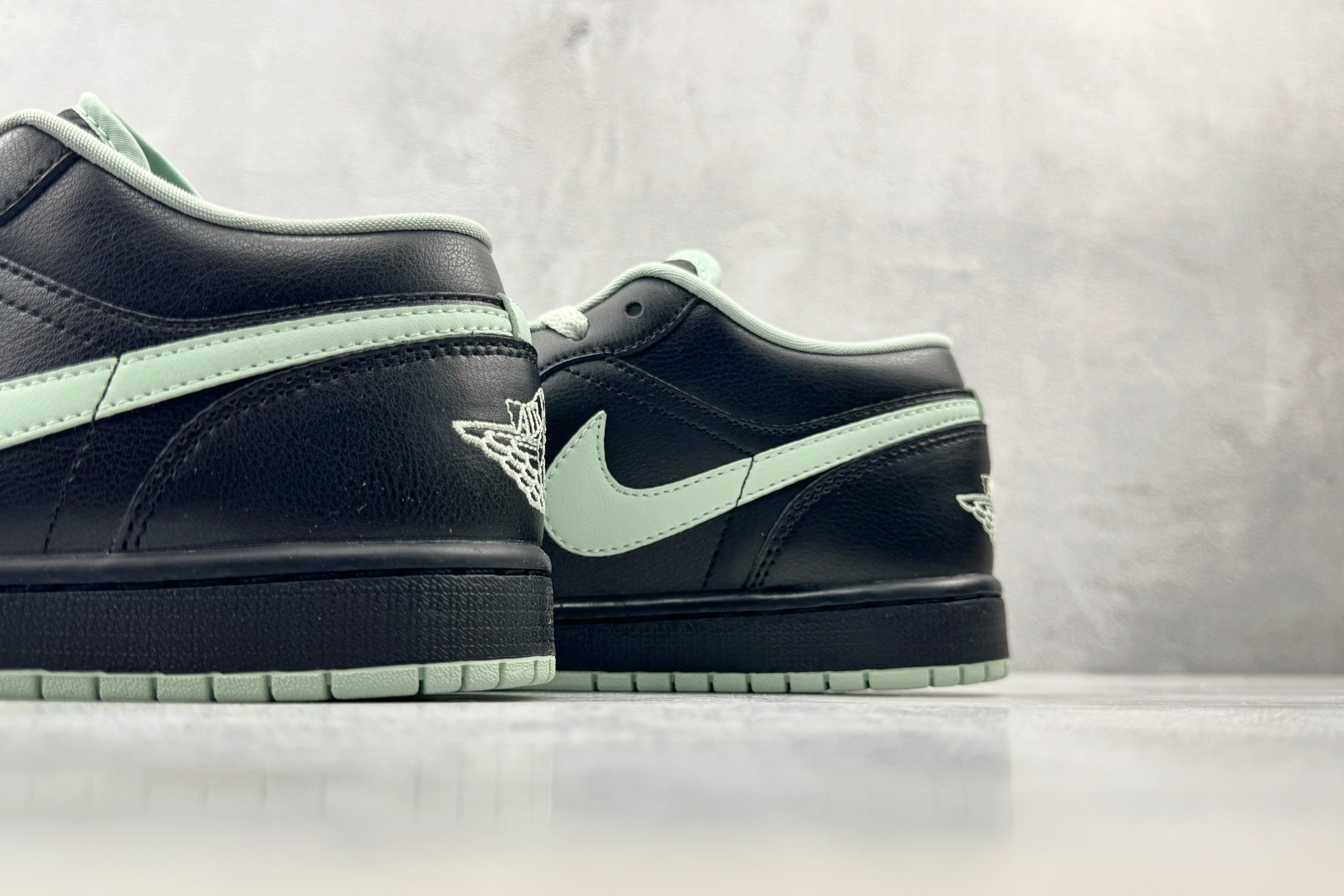 K 版/徐 综合版 Jordan Air Jordan 1 黑色 货号:DC0774-008 尺码:36 36.5 37 K 版/徐 综合版 Jordan Air Jordan 1 黑色 货号:DC0774-008 尺码:36 36.5 37