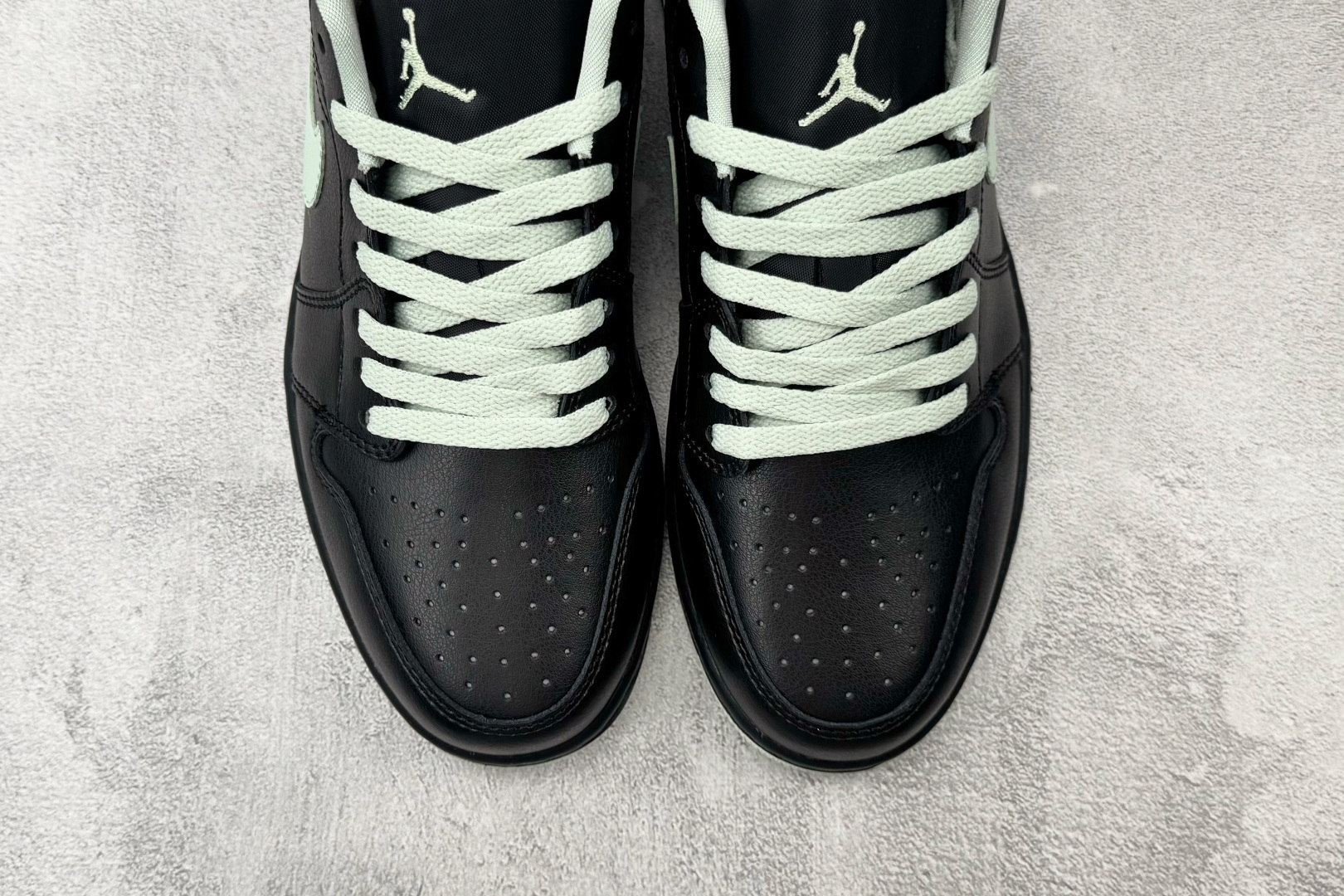 K 版/徐 综合版 Jordan Air Jordan 1 黑色 货号:DC0774-008 尺码:36 36.5 37 K 版/徐 综合版 Jordan Air Jordan 1 黑色 货号:DC0774-008 尺码:36 36.5 37