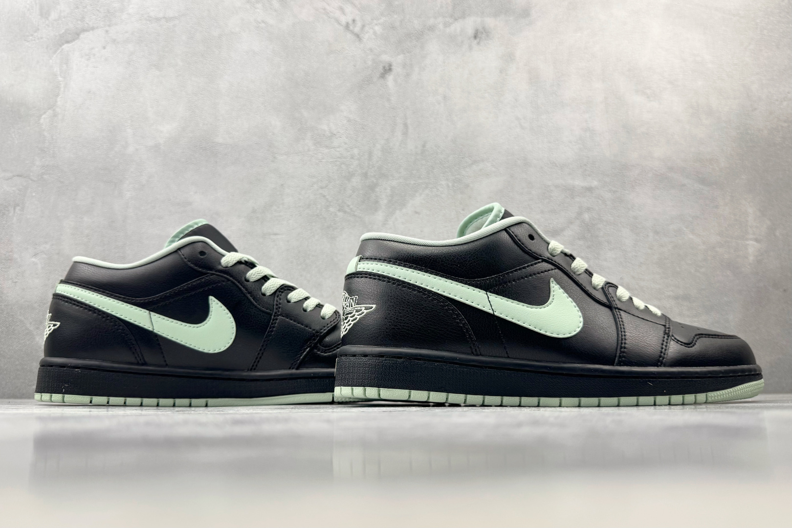 K 版/徐 综合版 Jordan Air Jordan 1 黑色 货号:DC0774-008 尺码:36 36.5 37 K 版/徐 综合版 Jordan Air Jordan 1 黑色 货号:DC0774-008 尺码:36 36.5 37