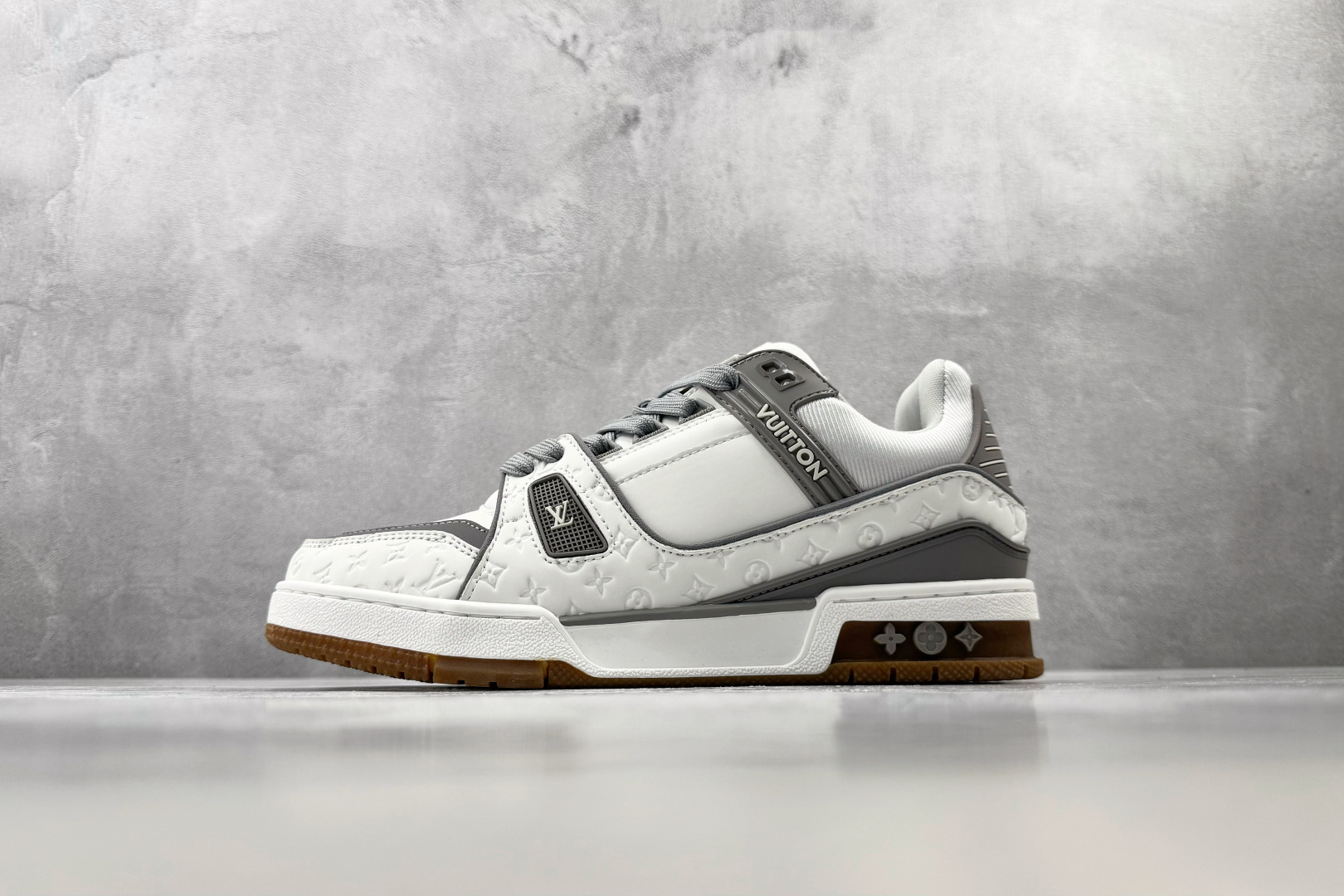 TG版 爆款跑量神器 LOUIS VUITTON Trainer 灰色 货号：1AKQ3G 尺码：36 37 38 39