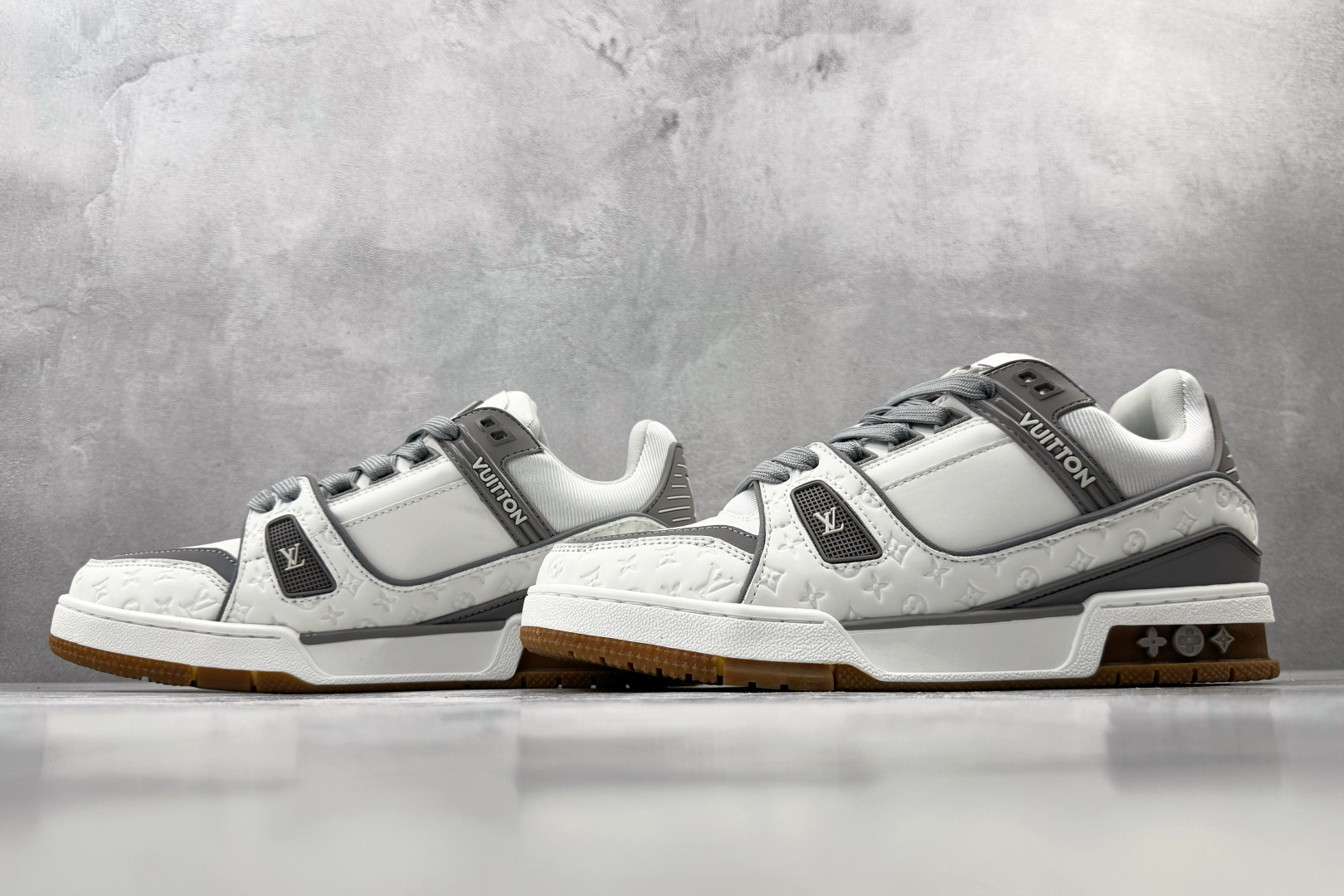 TG版 爆款跑量神器 LOUIS VUITTON Trainer 灰色 货号：1AKQ3G 尺码：36 37 38 39