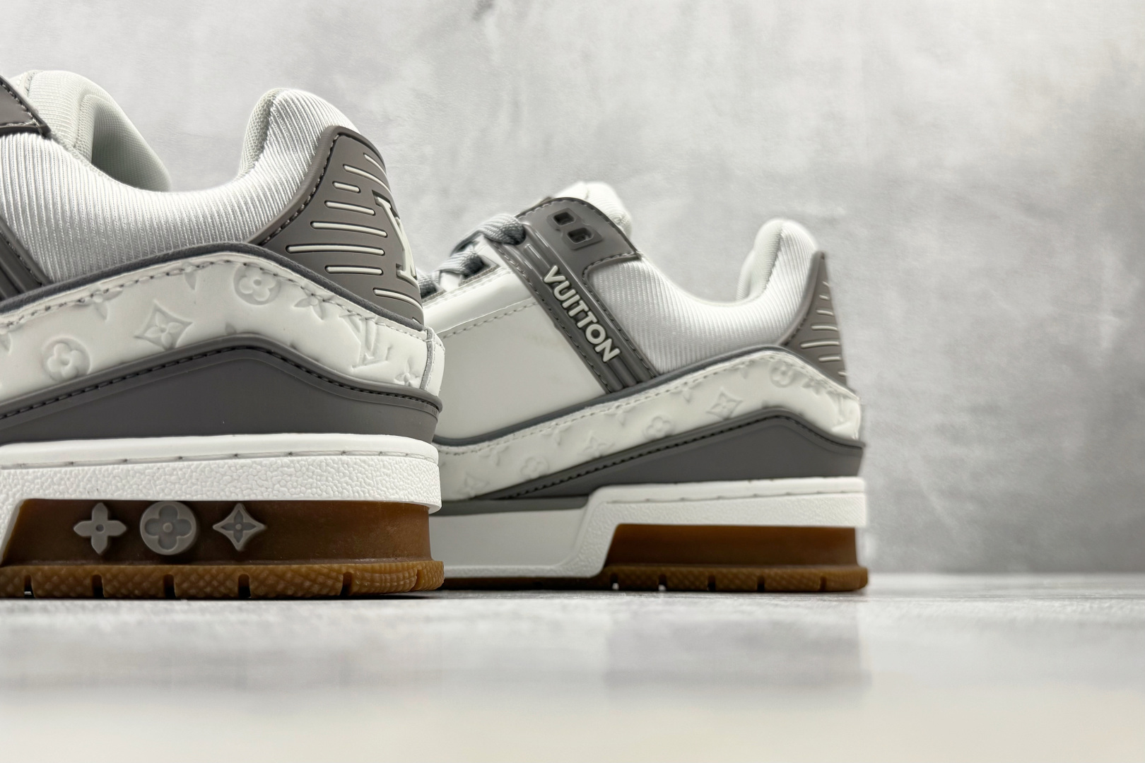 TG版 爆款跑量神器 LOUIS VUITTON Trainer 灰色 货号：1AKQ3G 尺码：36 37 38 39