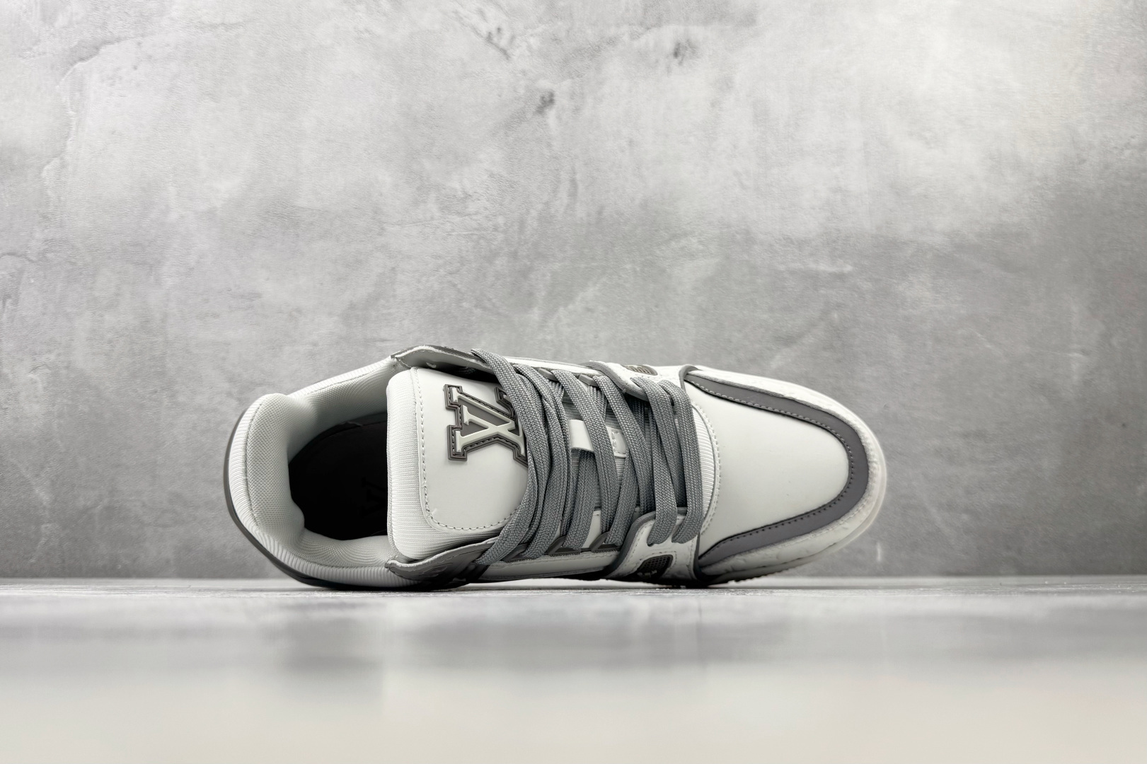 TG版 爆款跑量神器 LOUIS VUITTON Trainer 灰色 货号：1AKQ3G 尺码：36 37 38 39