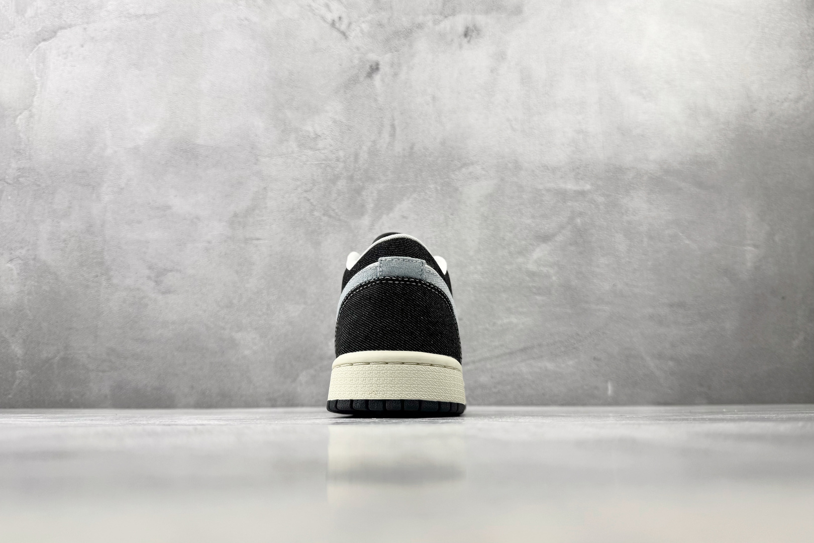 K 版/徐 综合版 Jordan Air Jordan 1 SE 蓝白色 货号：JA4395-041 尺码：36 36.