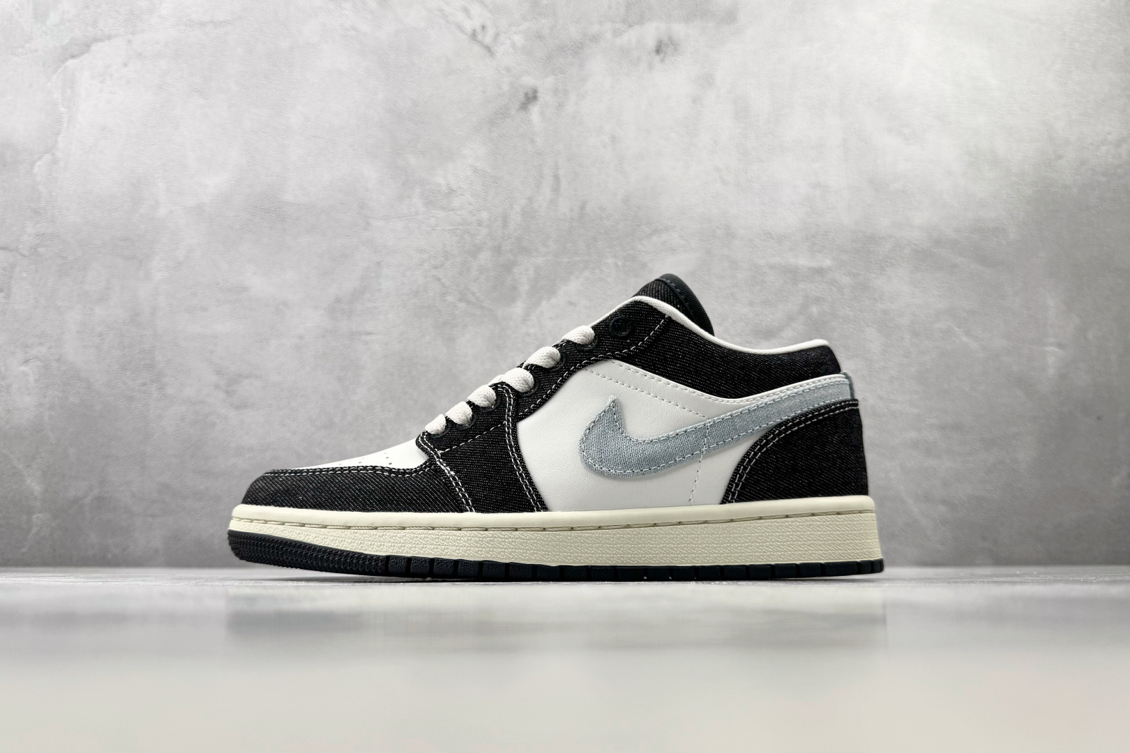 K 版/徐 综合版 Jordan Air Jordan 1 SE 蓝白色 货号：JA4395-041 尺码：36 36.