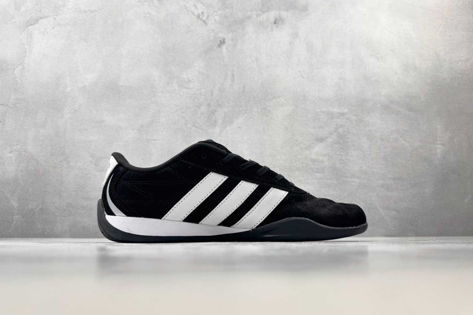 HD 平台订单 adidas Adipista trainers haussure ground pulse 黑色 货号