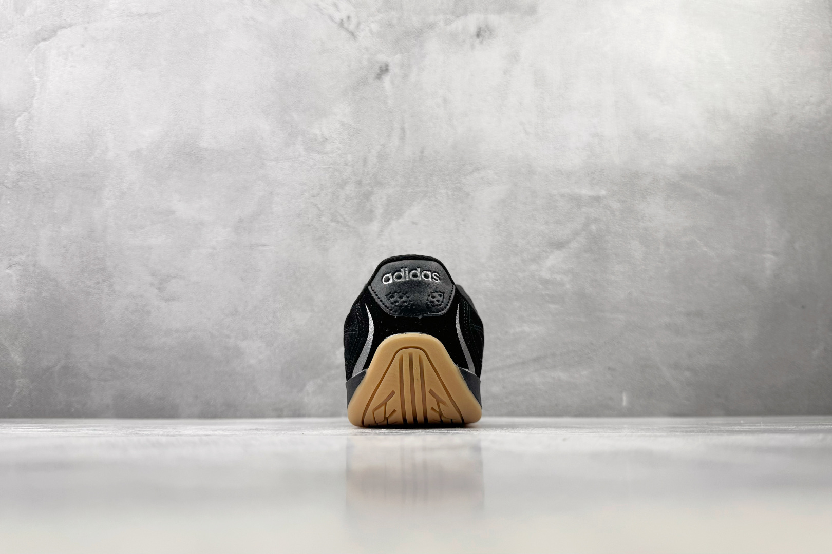 HD 平台订单 adidas Adipista 黑色 货号：HQ9166 尺码：36 36.5 37 38.5 39 4