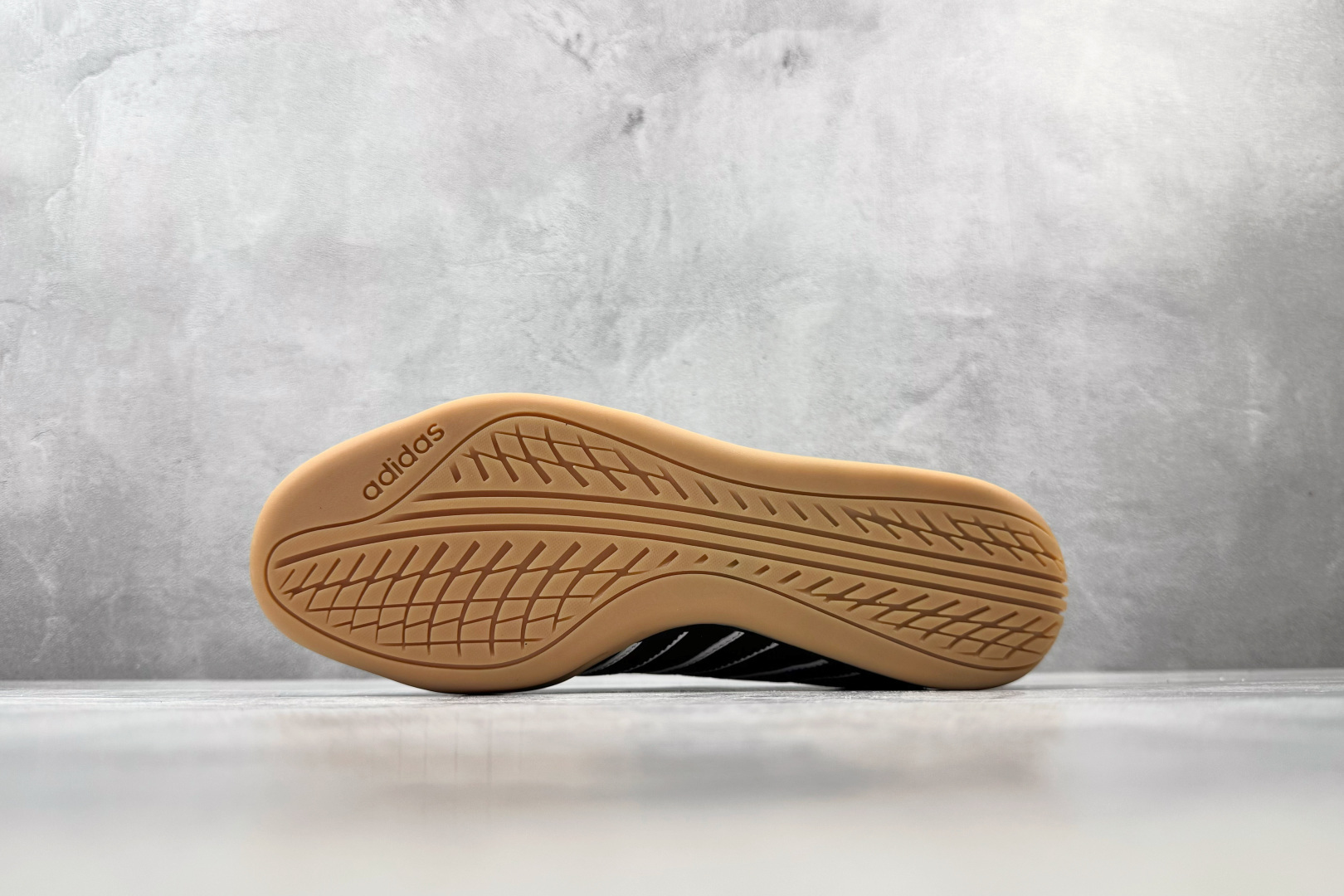 HD 平台订单 adidas Adipista 黑色 货号：HQ9166 尺码：36 36.5 37 38.5 39 4