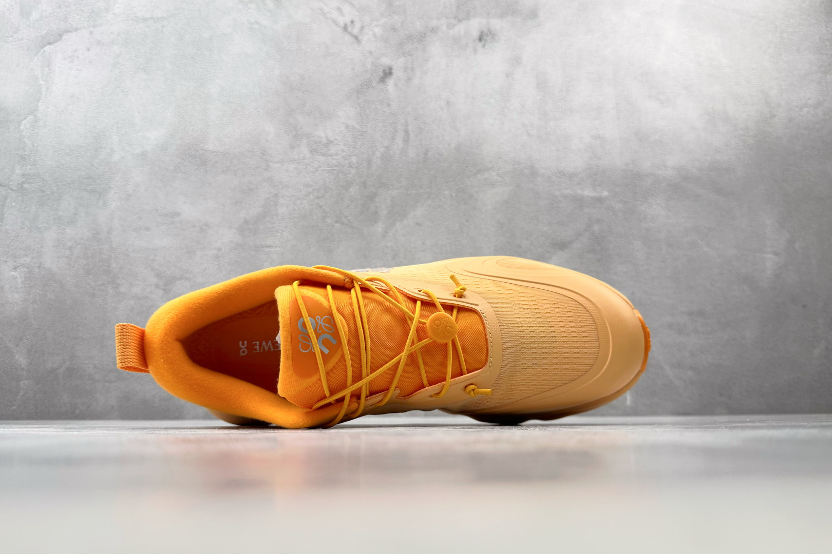 PK 全新工厂开发 LOEWE x On Cloudsolo 橙色 货号：3WF 尺码：36 36.5 37.5 38 
