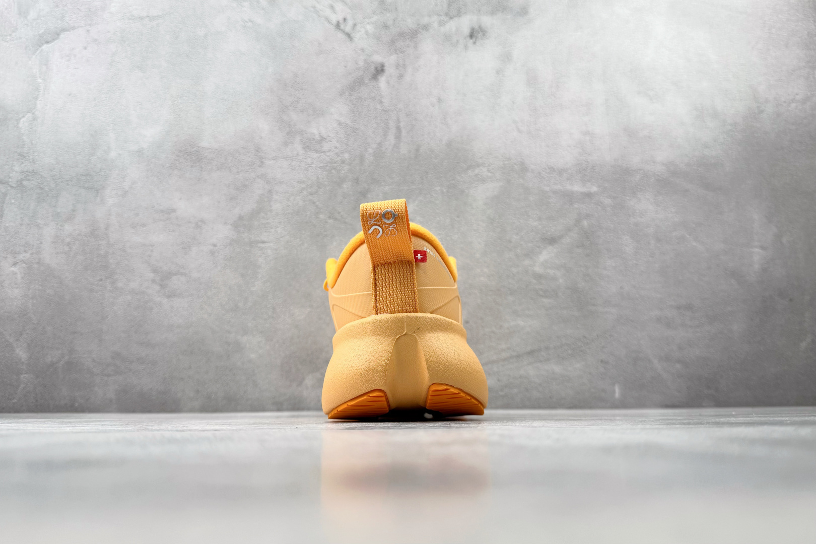 PK 全新工厂开发 LOEWE x On Cloudsolo 橙色 货号：3WF 尺码：36 36.5 37.5 38 