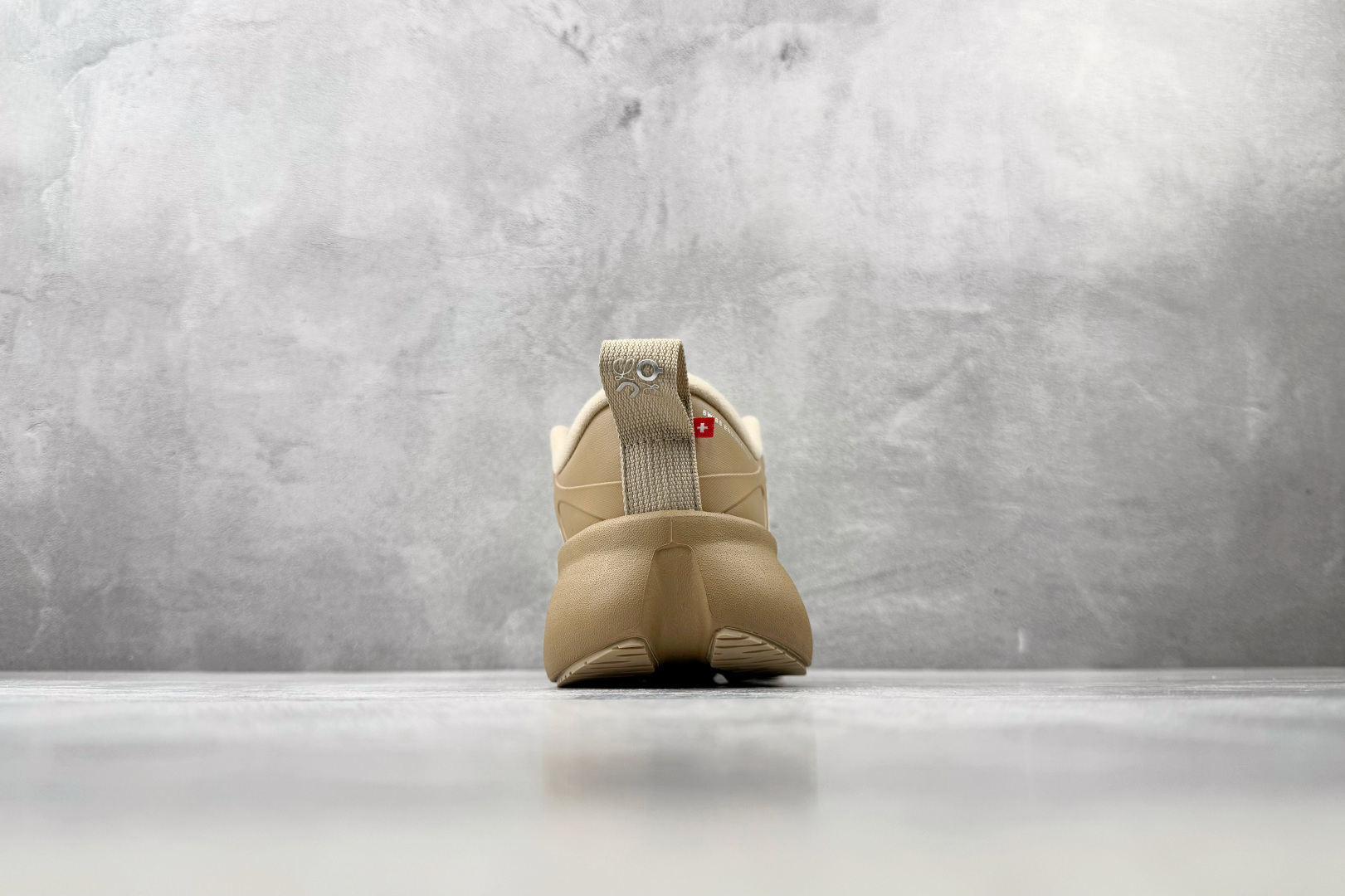 PK 全新工厂开发 LOEWE x On Cloudsolo 米棕 货号：3MF 尺码：36 36.5 37.5 38 
