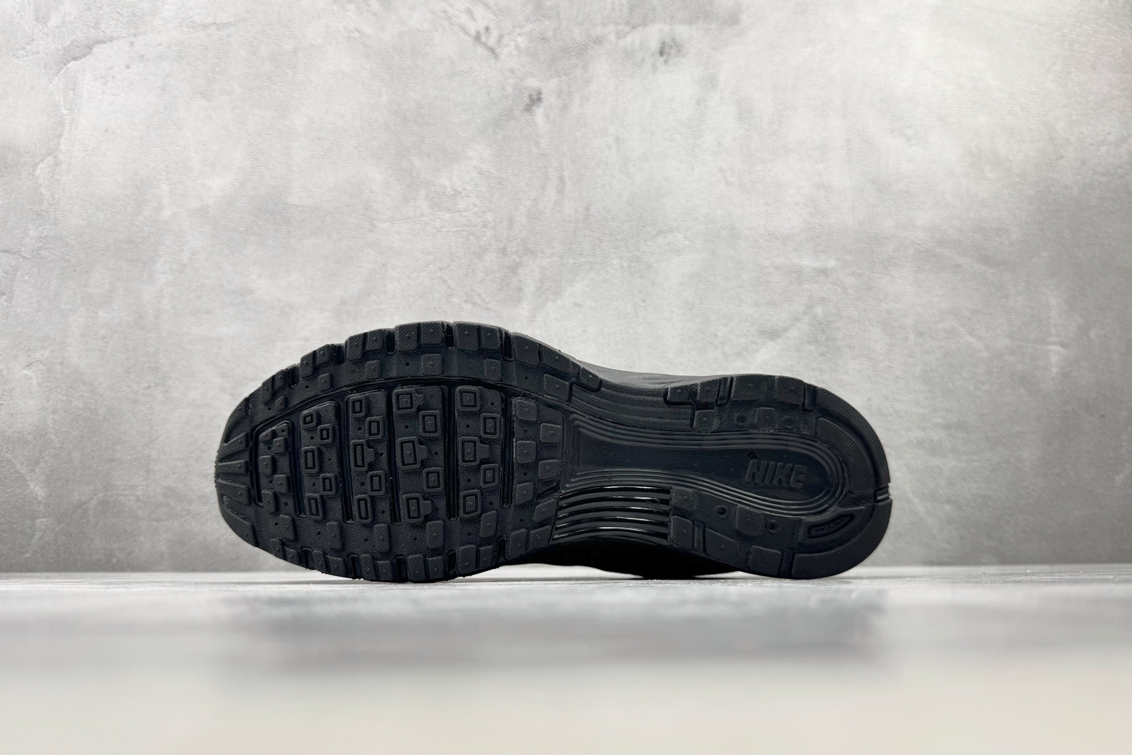 PK 全新工厂开发 Nike P-6000 黑色 货号：CD6404-002 尺码：36 36.5 37.5 38 38