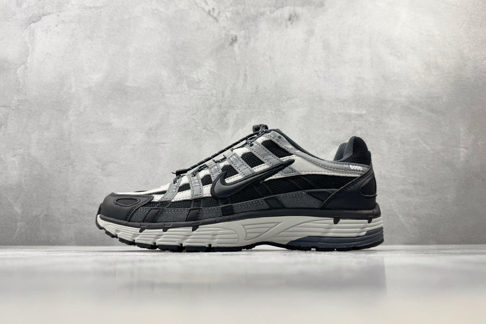 HN Nike P-6000 炭黑 货号：HQ3818 001 尺码：36 36.5 37 38.5 39 40 40.