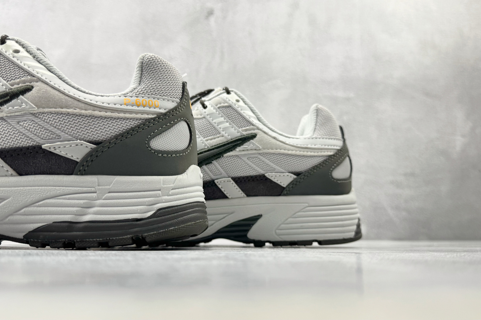 HN Nike P-6000 灰黑 货号：HQ3818-002 尺码：36 36.5 37 38.5 39 40 40.