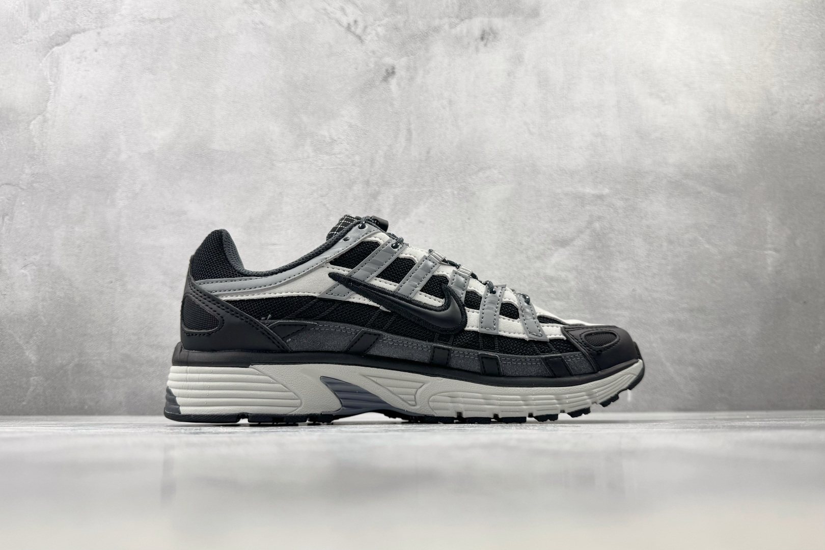 HN Nike P-6000 炭黑 货号：HQ3818 001 尺码：36 36.5 37 38.5 39 40 40.