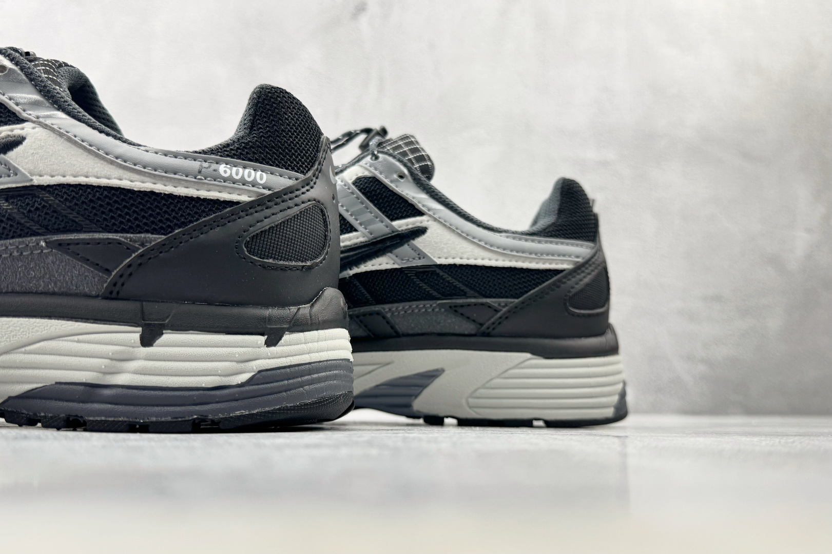 HN Nike P-6000 炭黑 货号：HQ3818 001 尺码：36 36.5 37 38.5 39 40 40.