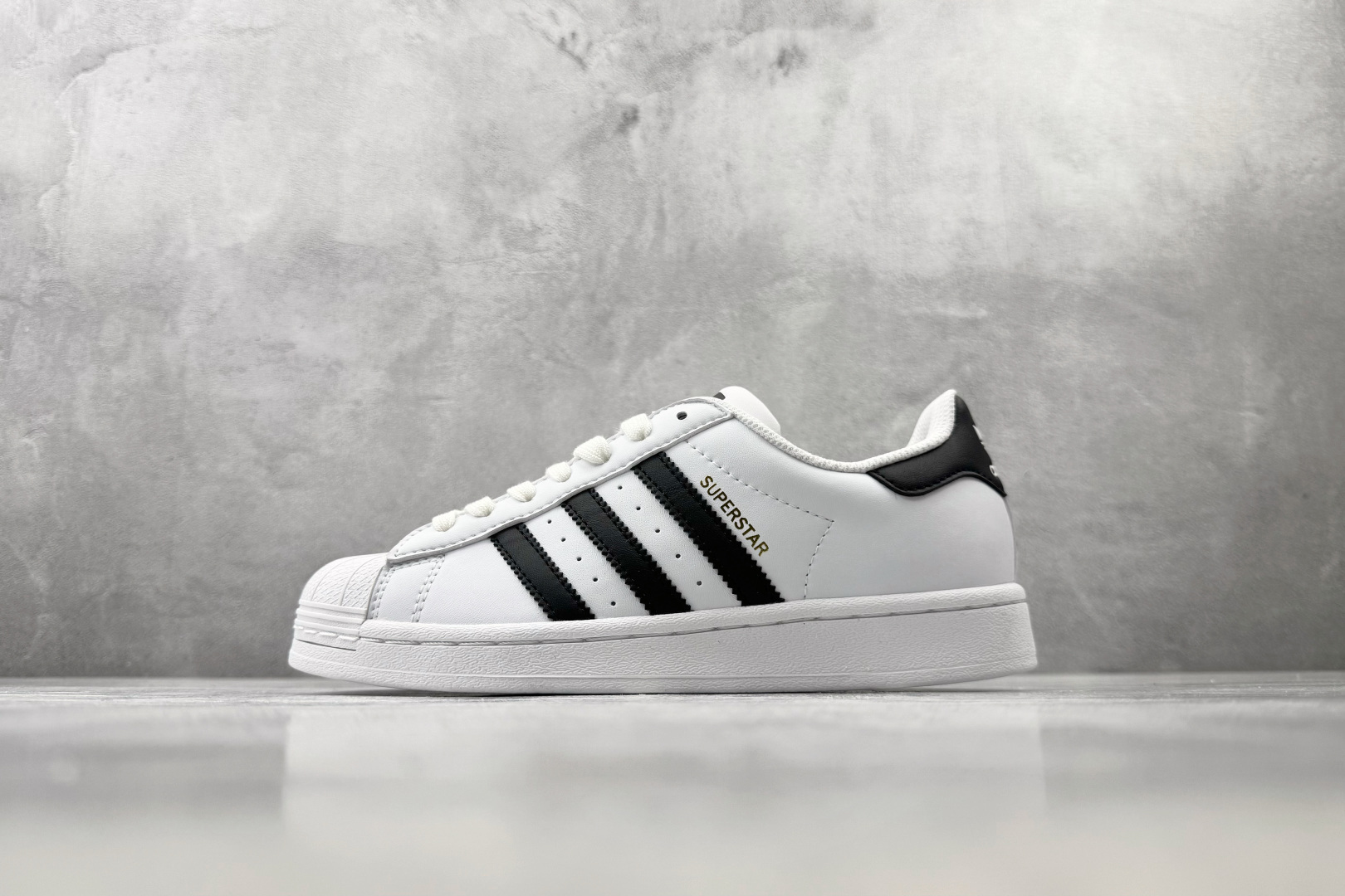 adidas originals Superstar 2 白黑色 货号：EG4958 尺码：35.5 36 36.5 3