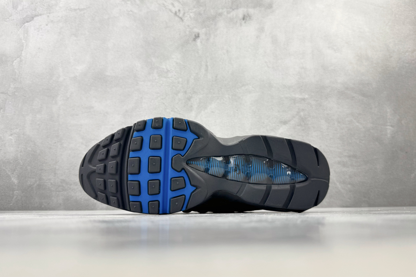 XP平台专供 Nike Air Max 95 OG 灰色 货号：IR1473-010 尺码：40 40.5 41 42 
