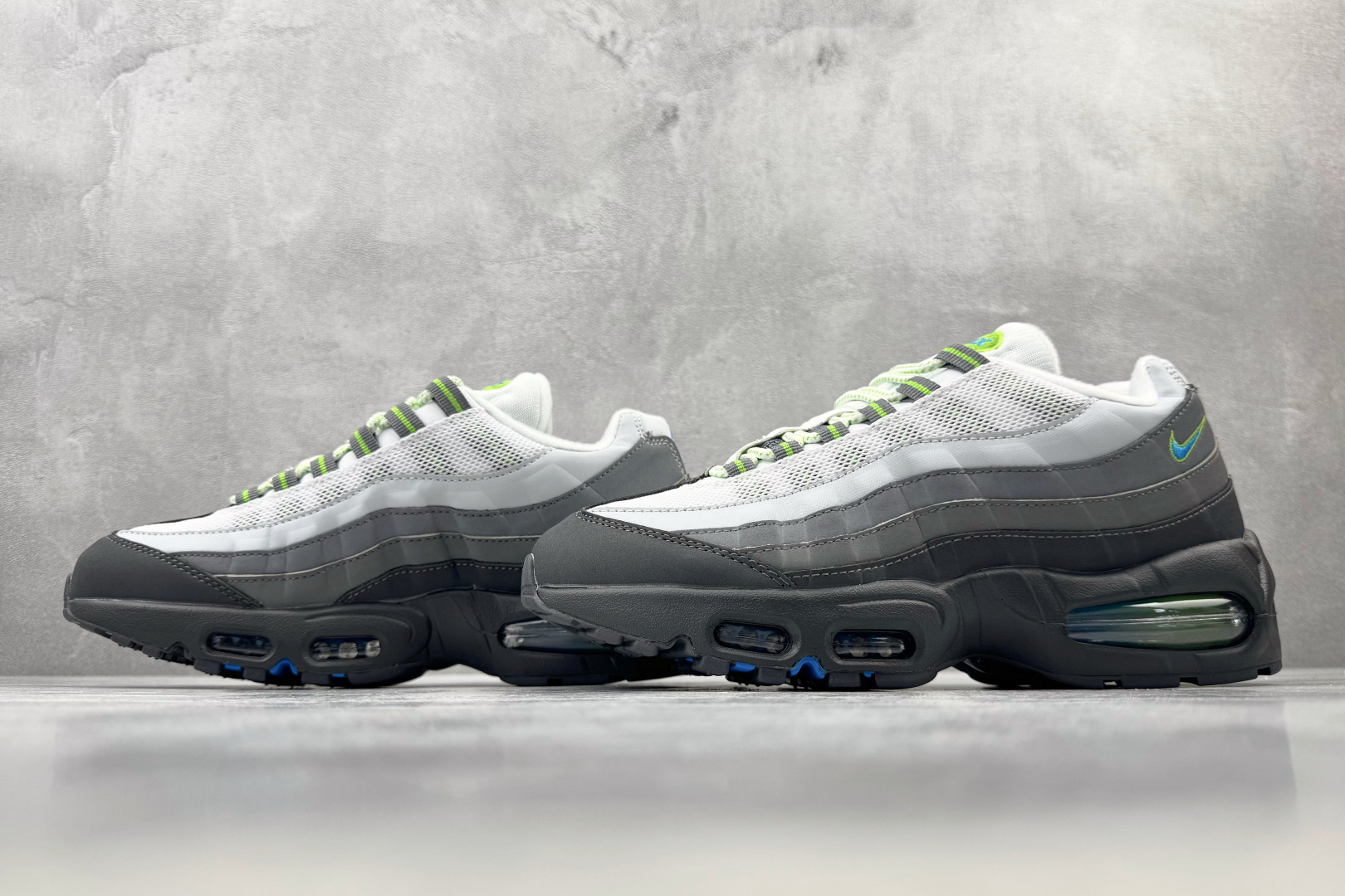 XP平台专供 Nike Air Max 95 OG 灰色 货号：IR1473-010 尺码：40 40.5 41 42 