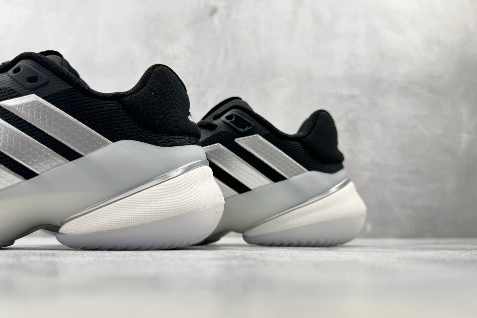 3A adidas BARRICADE 14 黑色 货号：JR1764 尺码：36 36.5 37.5 38 38.5 