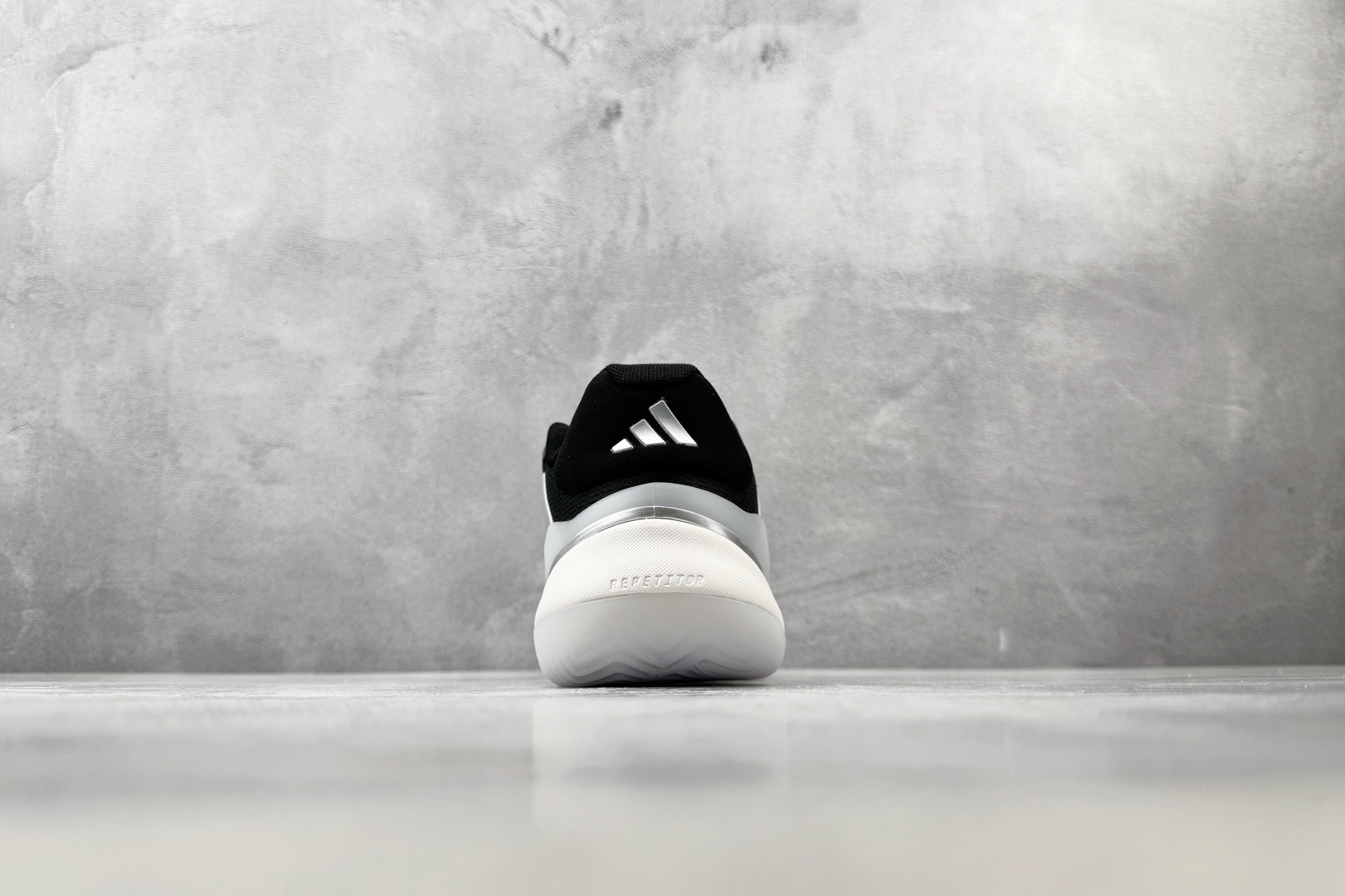3A adidas BARRICADE 14 黑色 货号：JR1764 尺码：36 36.5 37.5 38 38.5 