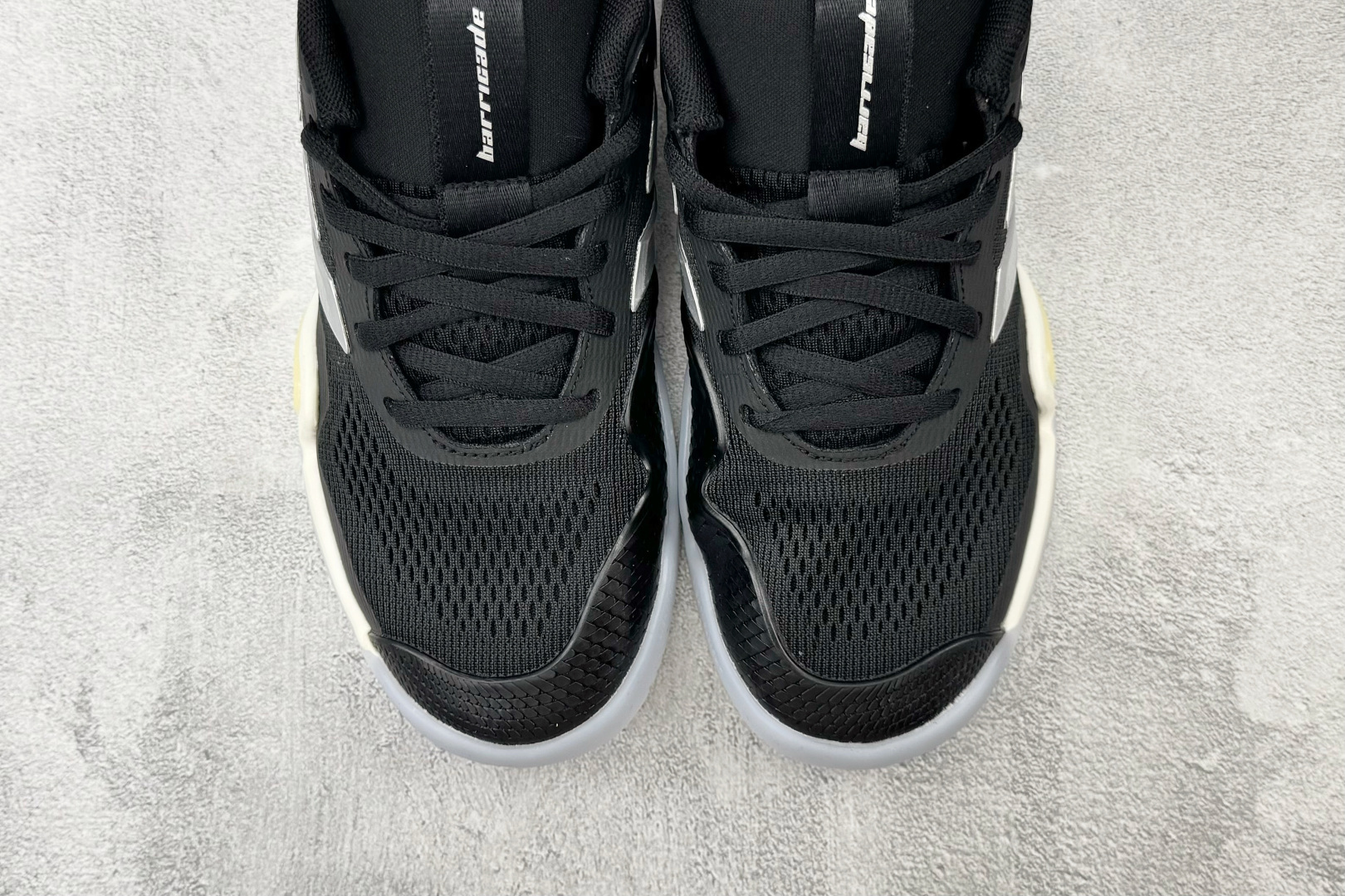 3A adidas BARRICADE 14 黑色 货号：JR1764 尺码：36 36.5 37.5 38 38.5 