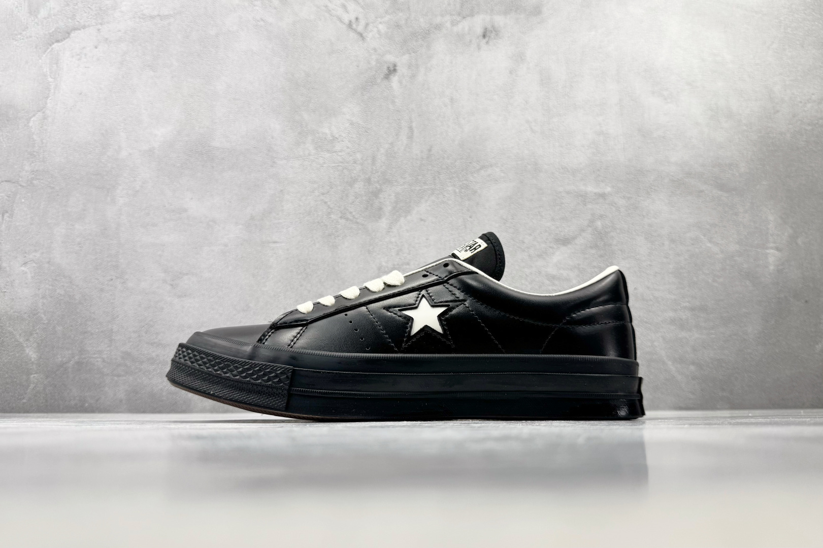 【H版】 Converse ONE STAR J 黑白 • 星星贴片车缝针距统一 尖角走线圆润 不断线跳针 • 严格拉帮