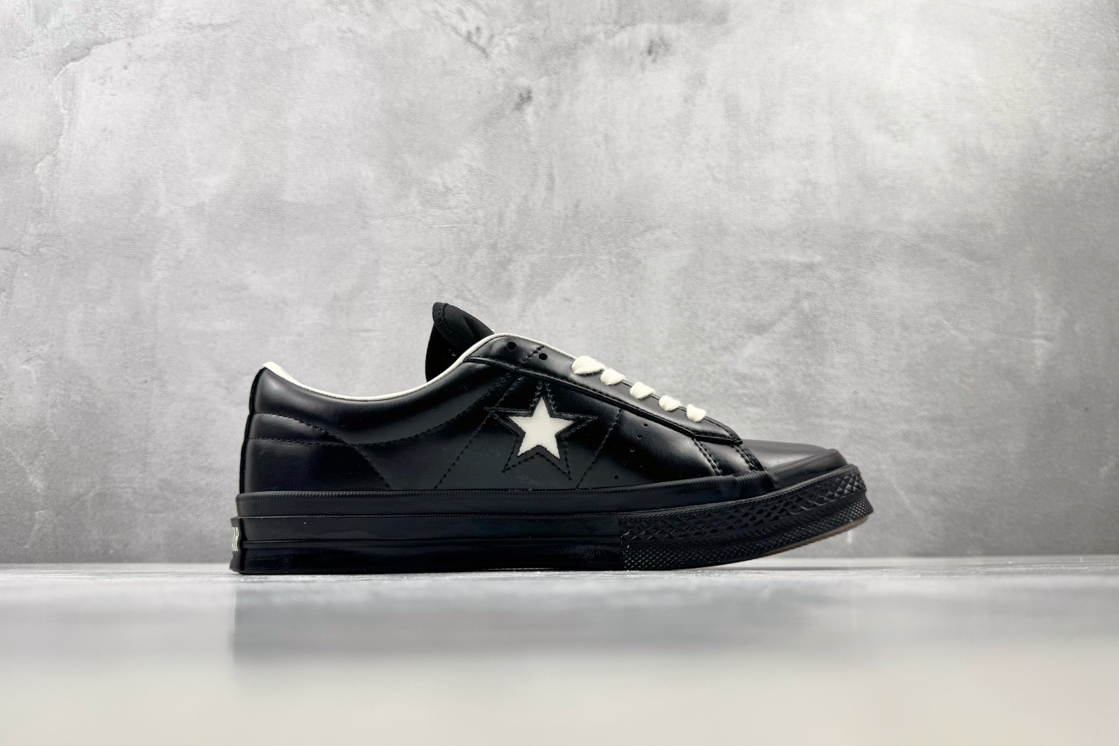 【H版】 Converse ONE STAR J 黑白 • 星星贴片车缝针距统一 尖角走线圆润 不断线跳针 • 严格拉帮
