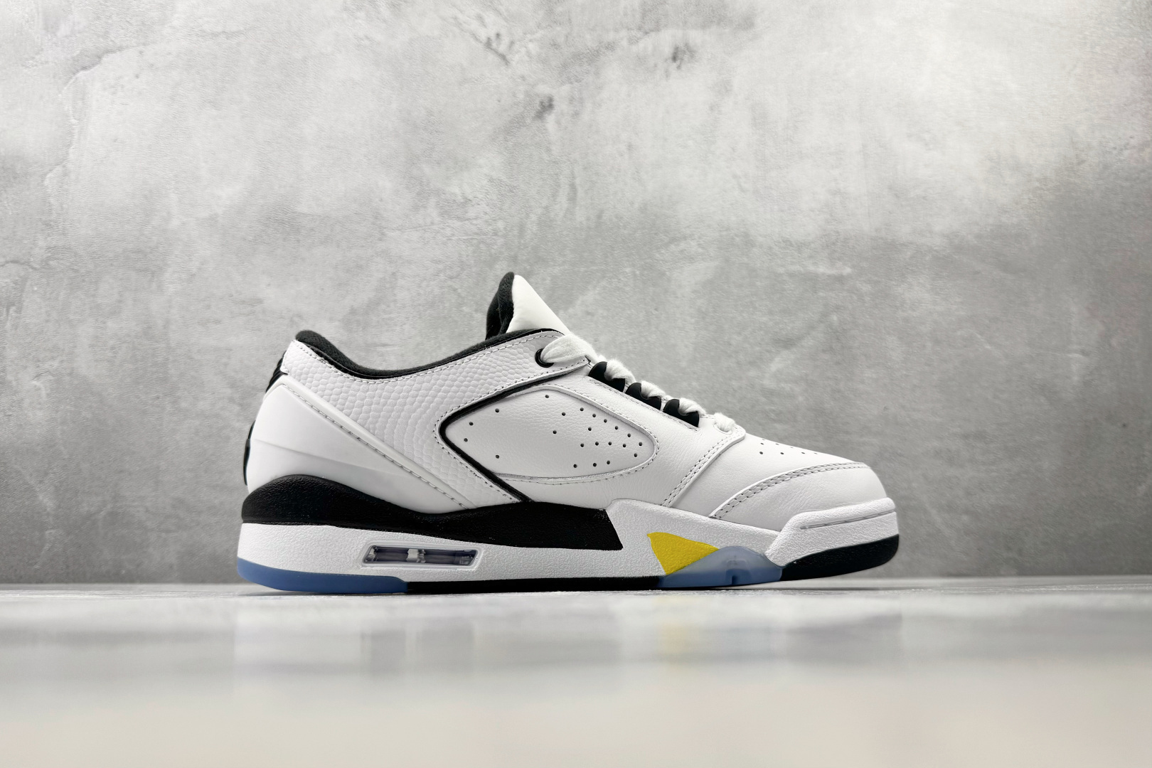 HJ Jordan Air Jordan Sixty Plus 白黑 货号：IH2047-103 尺码：36 36.5 