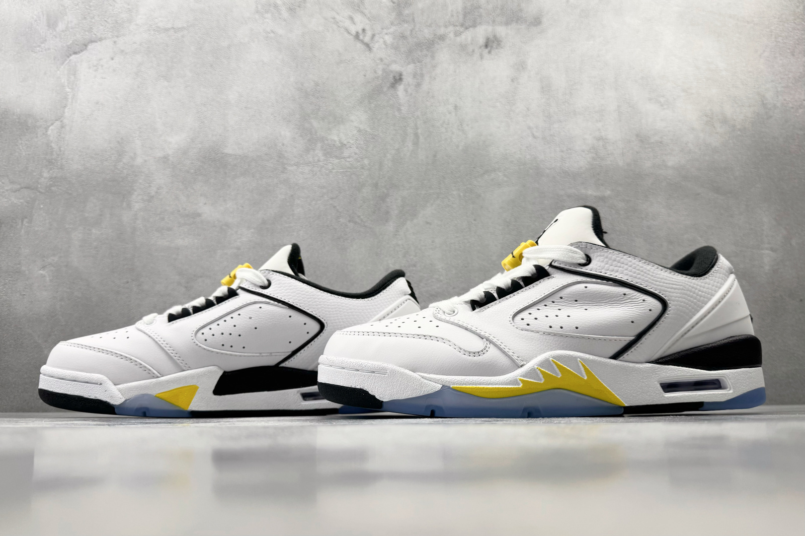 HJ Jordan Air Jordan Sixty Plus 白黑 货号：IH2047-103 尺码：36 36.5 