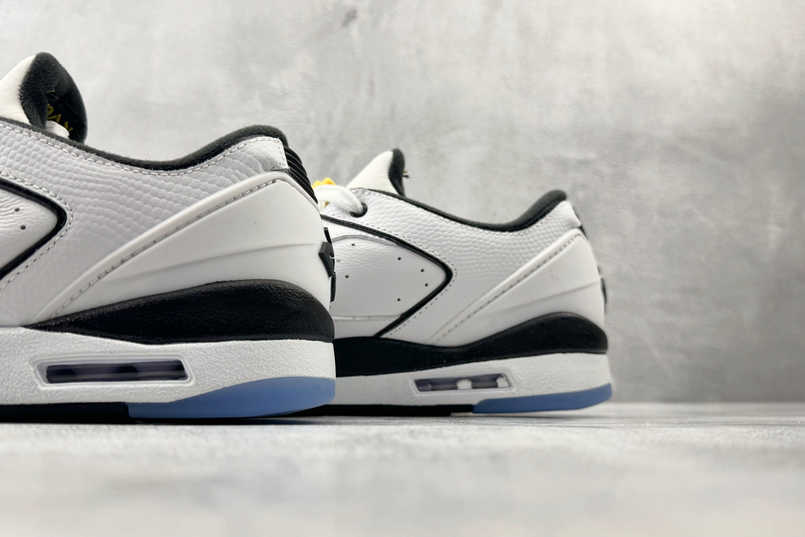 HJ Jordan Air Jordan Sixty Plus 白黑 货号：IH2047-103 尺码：36 36.5 
