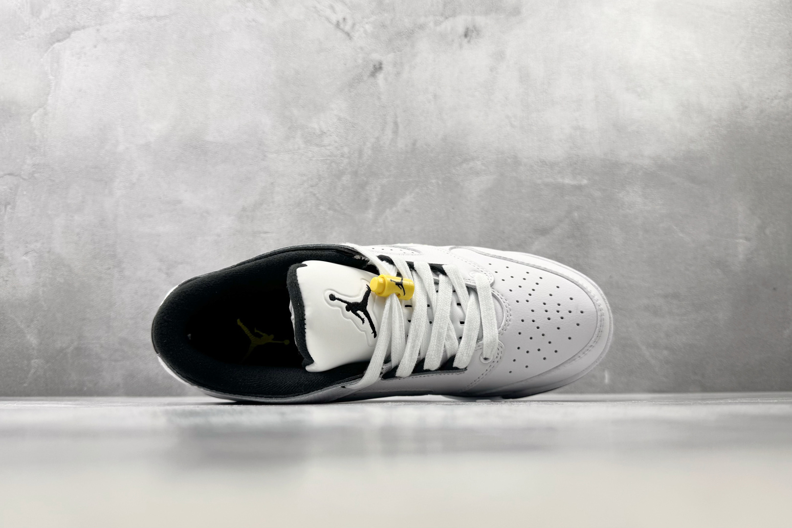 HJ Jordan Air Jordan Sixty Plus 白黑 货号：IH2047-103 尺码：36 36.5 