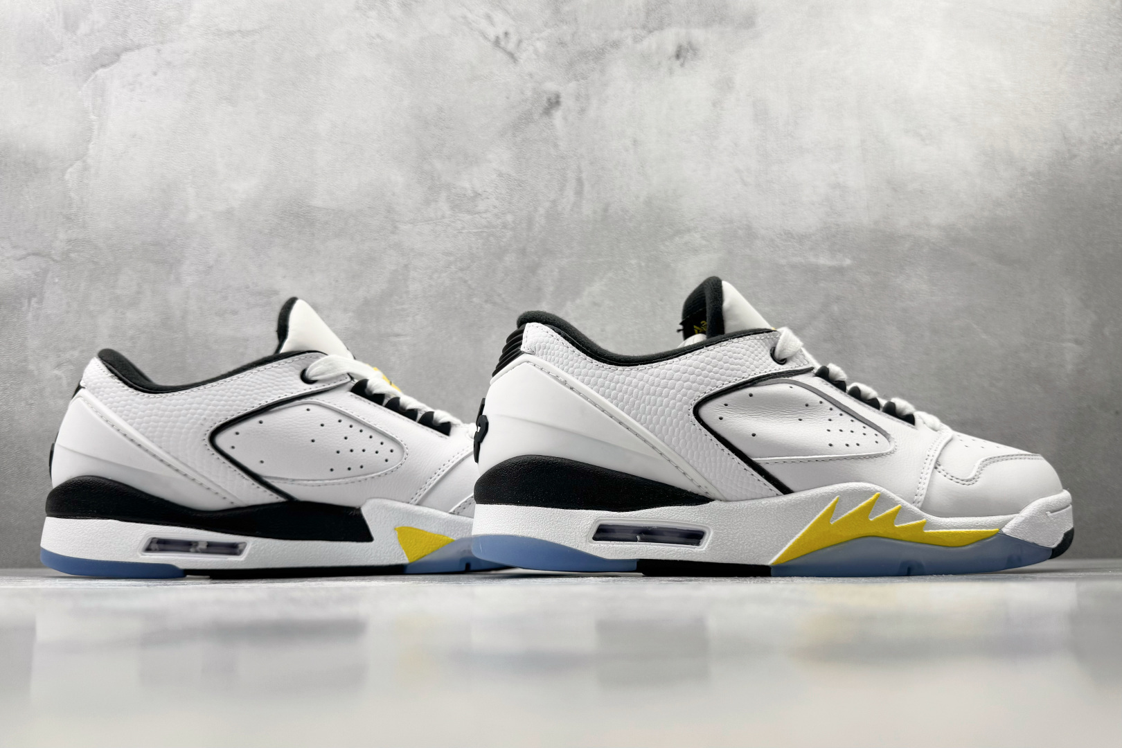 HJ Jordan Air Jordan Sixty Plus 白黑 货号：IH2047-103 尺码：36 36.5 