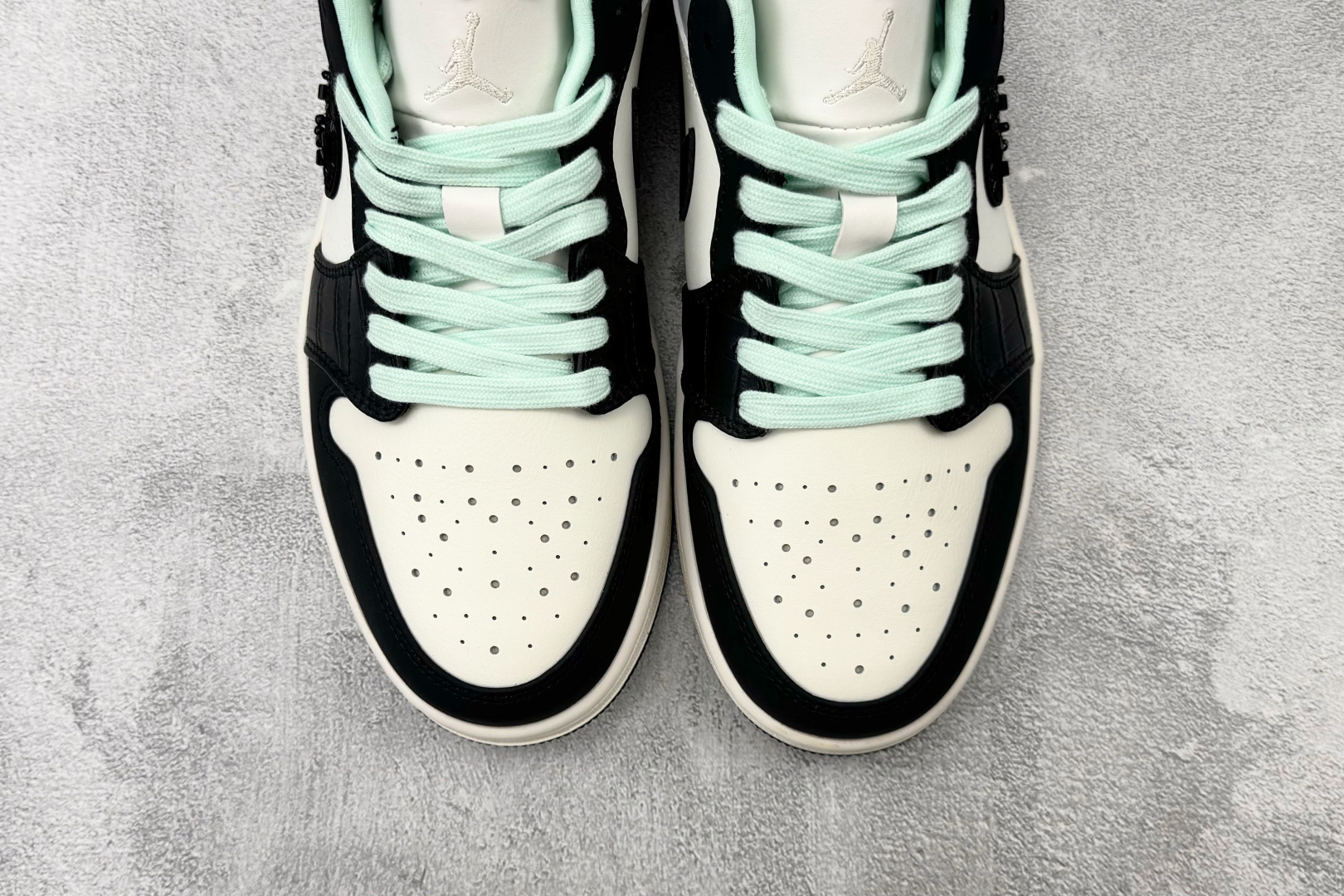 XC Jordan Air Jordan 1 帆白 货号：IX5001-101 尺码：36 36.5 37.5 38 3