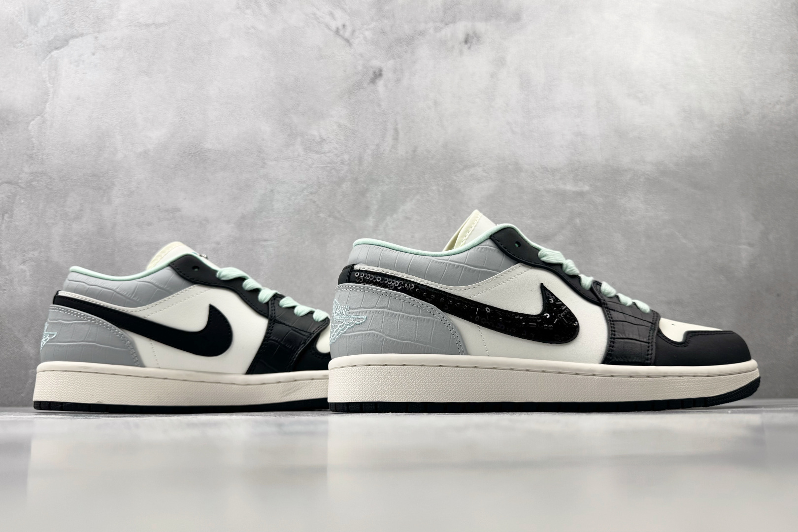 XC Jordan Air Jordan 1 帆白 货号：IX5001-101 尺码：36 36.5 37.5 38 3