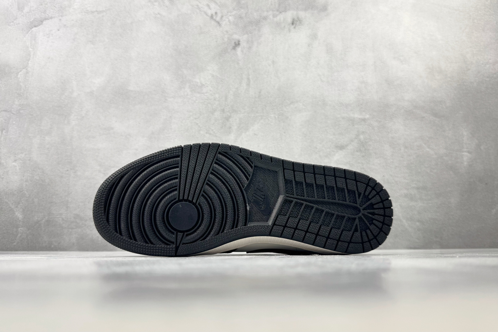 XC Jordan Air Jordan 1 帆白 货号：IX5001-101 尺码：36 36.5 37.5 38 3