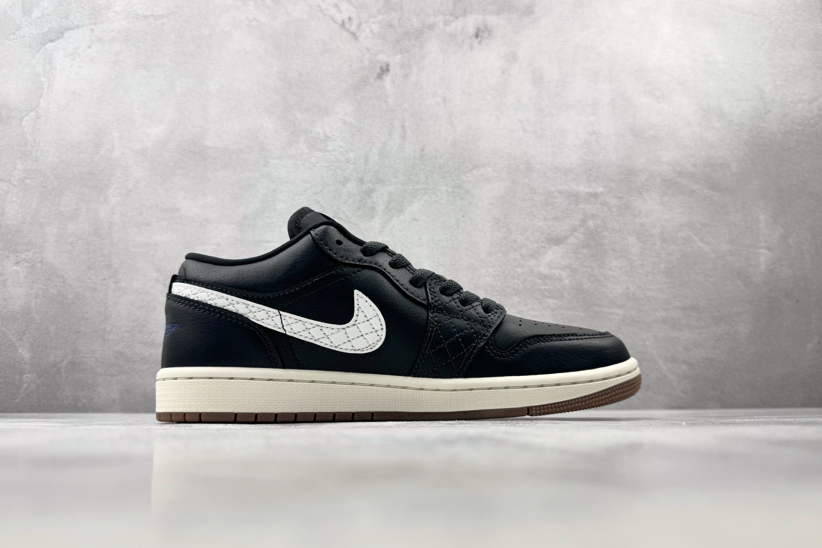 DT 公司级 Jordan Air Jordan 1 SE 黑白 货号：IO2047-001 尺码：40 40.5 41