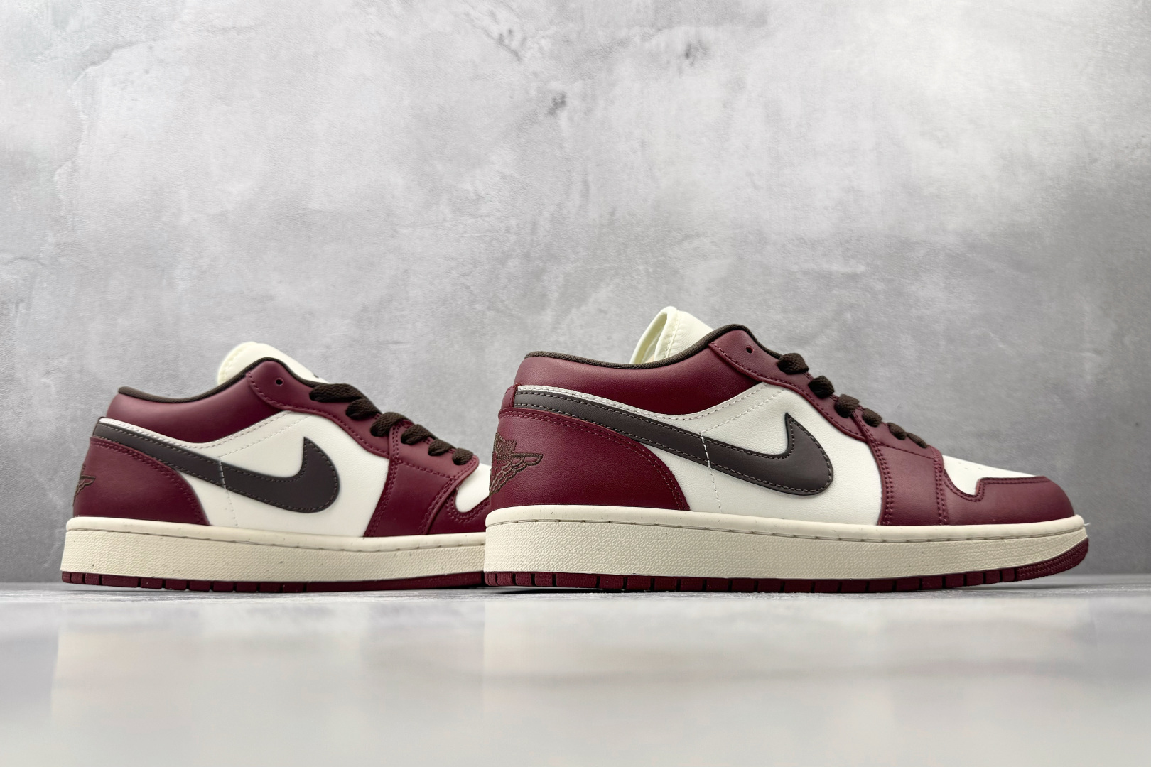XC Jordan Air Jordan 1 红色 货号:IX5004 121 尺码:36 36.5 37.5 38 3 XC Jordan Air Jordan 1 红色 货号:IX5004 121 尺码:36 36.5 37.5 38 3