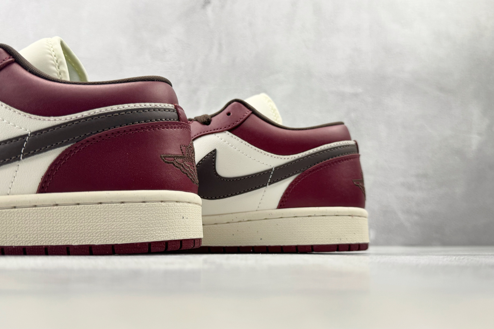 XC Jordan Air Jordan 1 红色 货号:IX5004 121 尺码:36 36.5 37.5 38 3 XC Jordan Air Jordan 1 红色 货号:IX5004 121 尺码:36 36.5 37.5 38 3