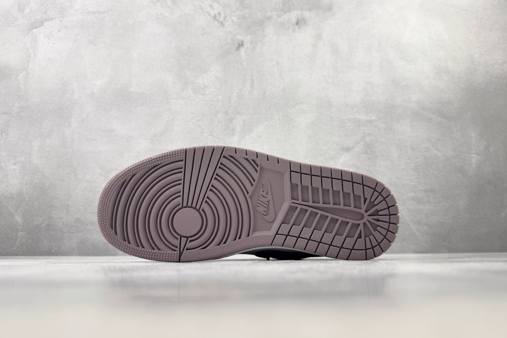 K版 综合版 Jordan Air Jordan 1 Low 浅紫 货号：DC0774 117 尺码：36 36.5 3