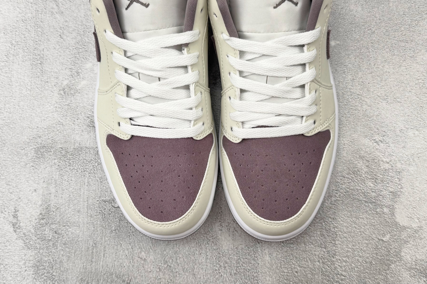 K版 综合版 Jordan Air Jordan 1 Low 浅紫 货号：DC0774 117 尺码：36 36.5 3