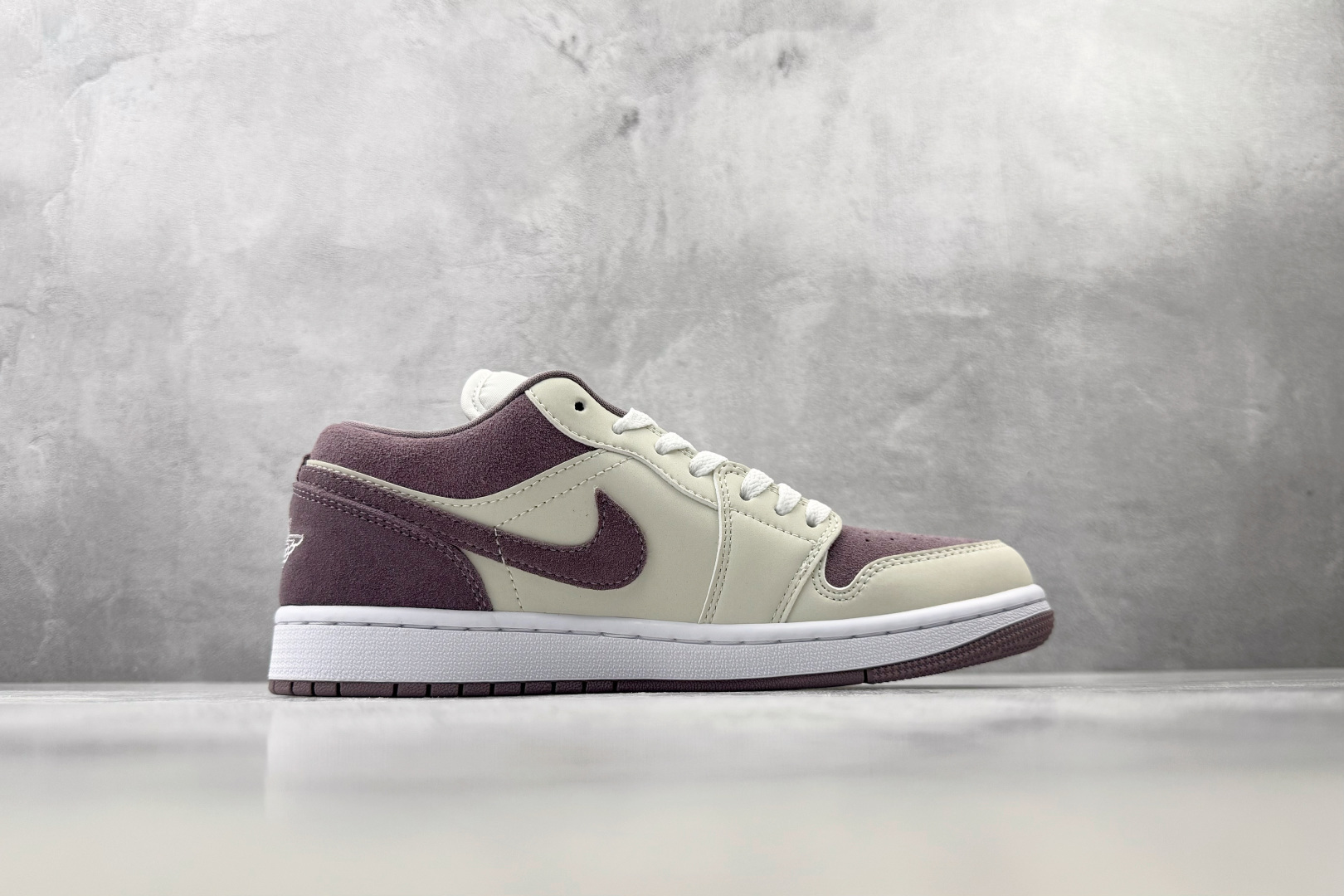 K版 综合版 Jordan Air Jordan 1 Low 浅紫 货号：DC0774 117 尺码：36 36.5 3