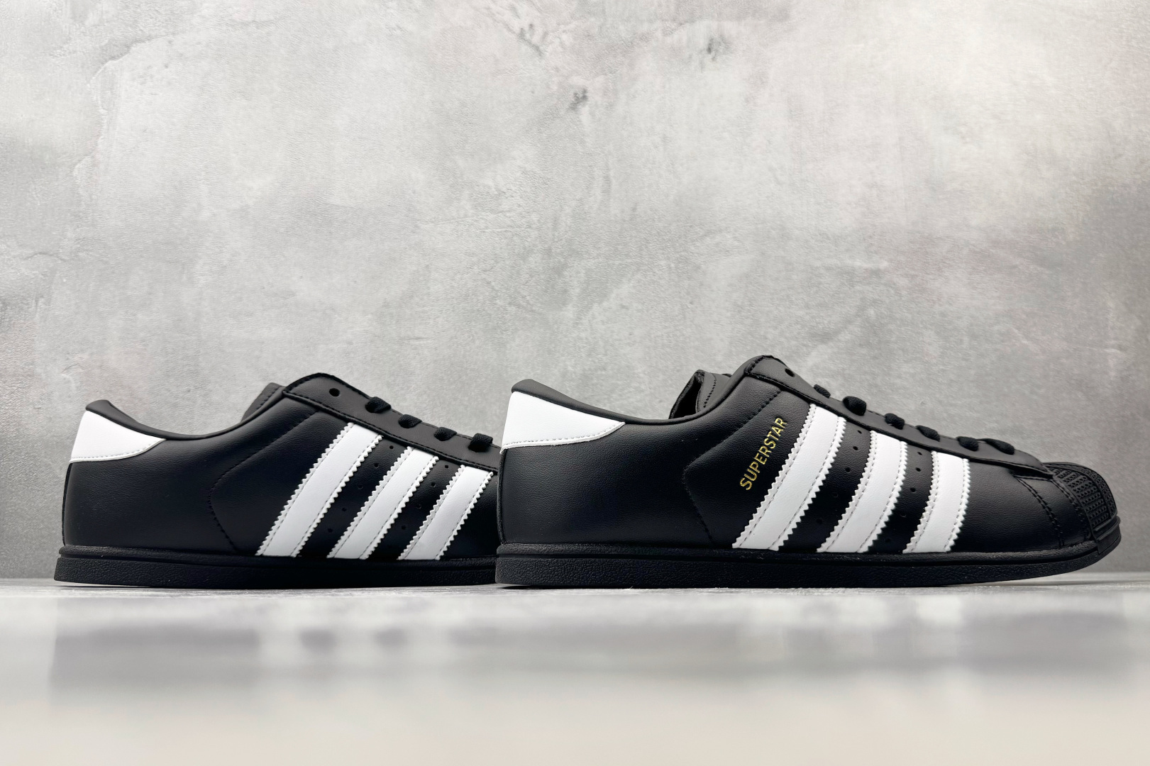 DH adidas originals SUPERSTAR Lo Pro 黑色 货号：KI6824 尺码：35.5 36