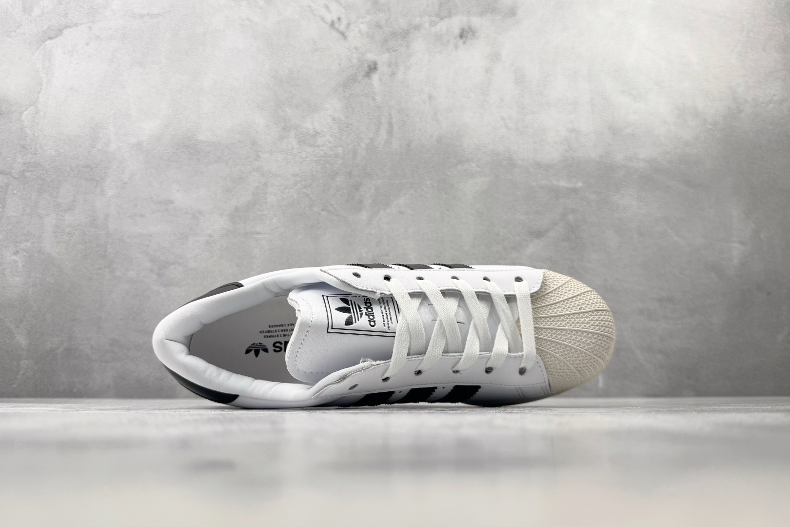 DH adidas originals SUPERSTAR Lo Pro 白黑色 货号:KK0427 尺码:35.5 DH adidas originals SUPERSTAR Lo Pro 白黑色 货号:KK0427 尺码:35.5