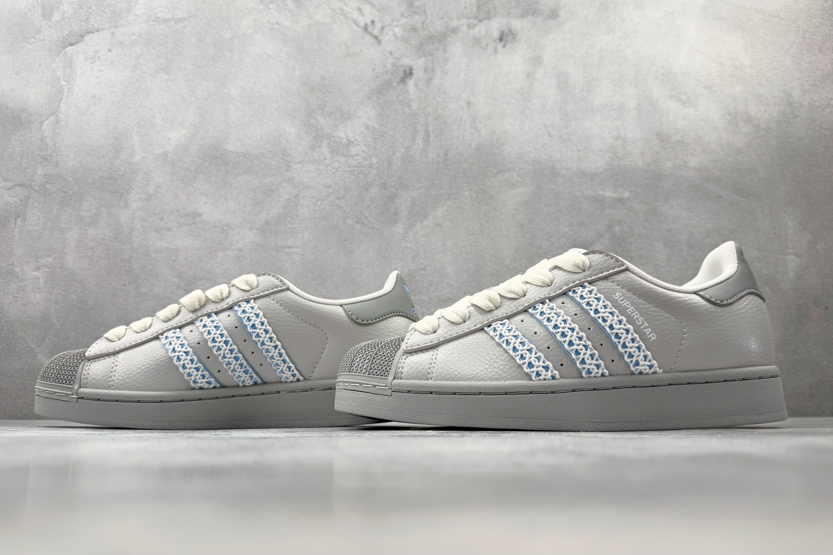 adidas originals Superstar 2 灰色 货号:JQ8729 尺码:35.5 36 36.5 37 adidas originals Superstar 2 灰色 货号:JQ8729 尺码:35.5 36 36.5 37