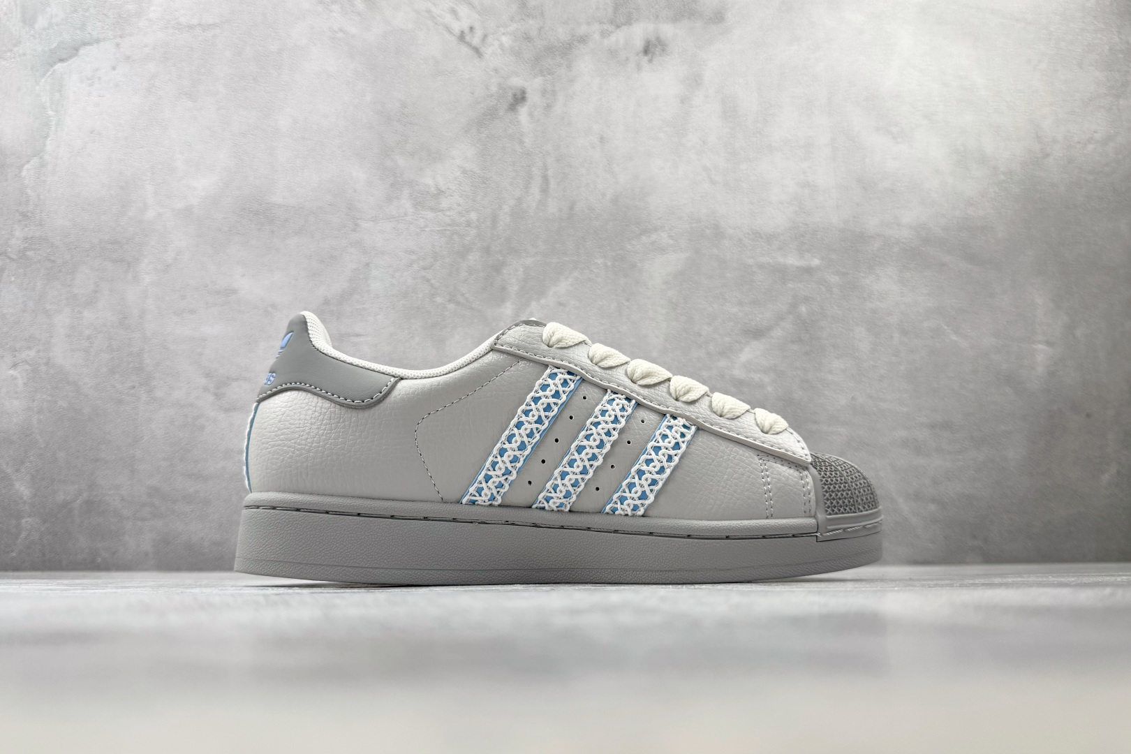 adidas originals Superstar 2 灰色 货号:JQ8729 尺码:35.5 36 36.5 37 adidas originals Superstar 2 灰色 货号:JQ8729 尺码:35.5 36 36.5 37