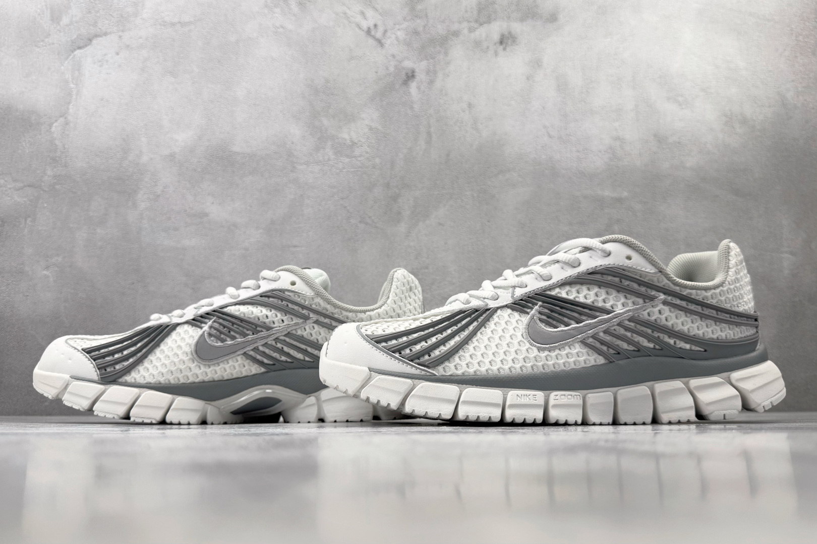 ST Nike Zoom Skylon 11 顶峰白 货号:IU7360-103 尺码:36 36.5 37.5 38 ST Nike Zoom Skylon 11 顶峰白 货号:IU7360-103 尺码:36 36.5 37.5 38
