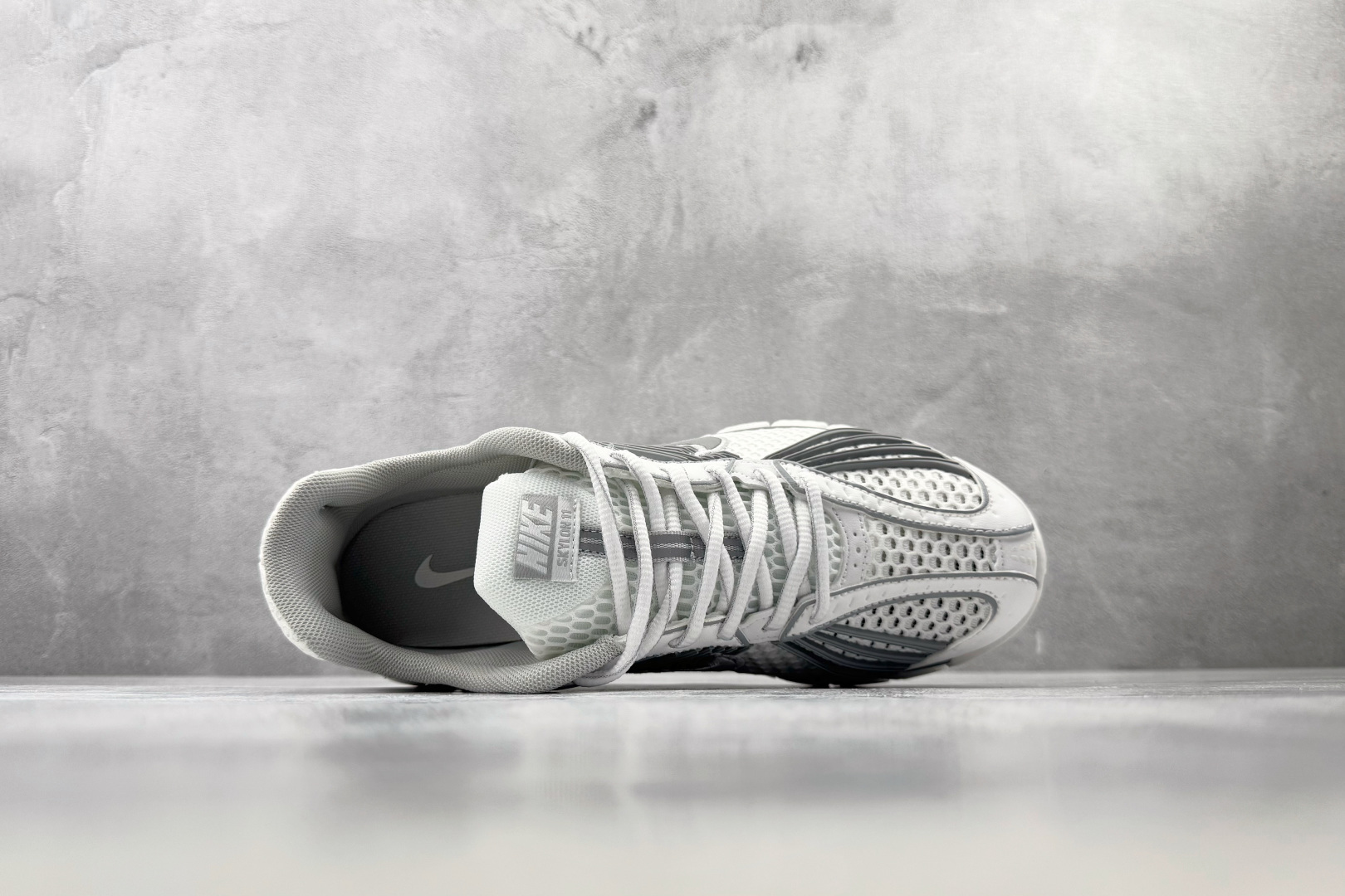 ST Nike Zoom Skylon 11 顶峰白 货号:IU7360-103 尺码:36 36.5 37.5 38 ST Nike Zoom Skylon 11 顶峰白 货号:IU7360-103 尺码:36 36.5 37.5 38